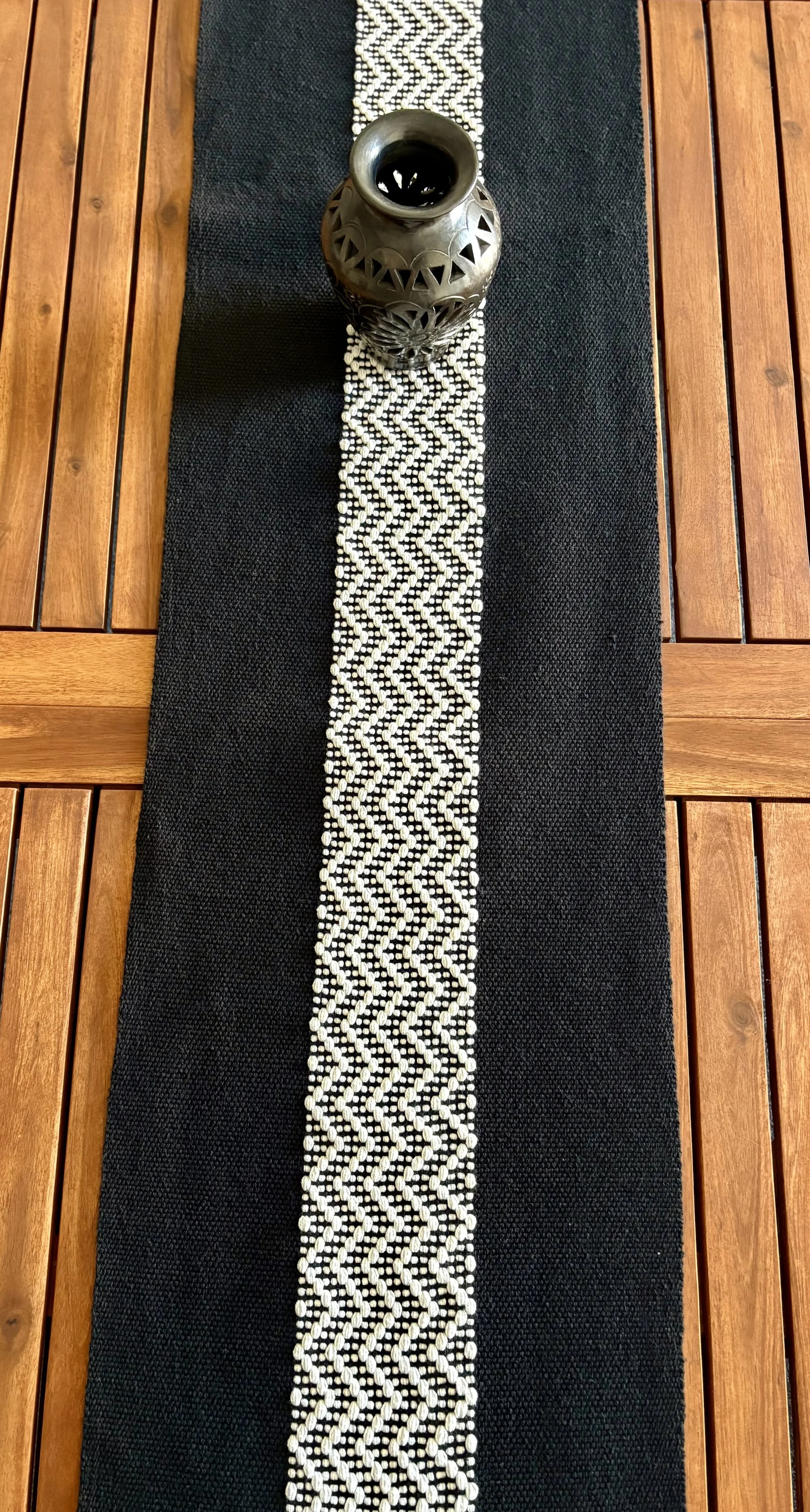 #8E-Black-White (82 Inch) (1).jpg