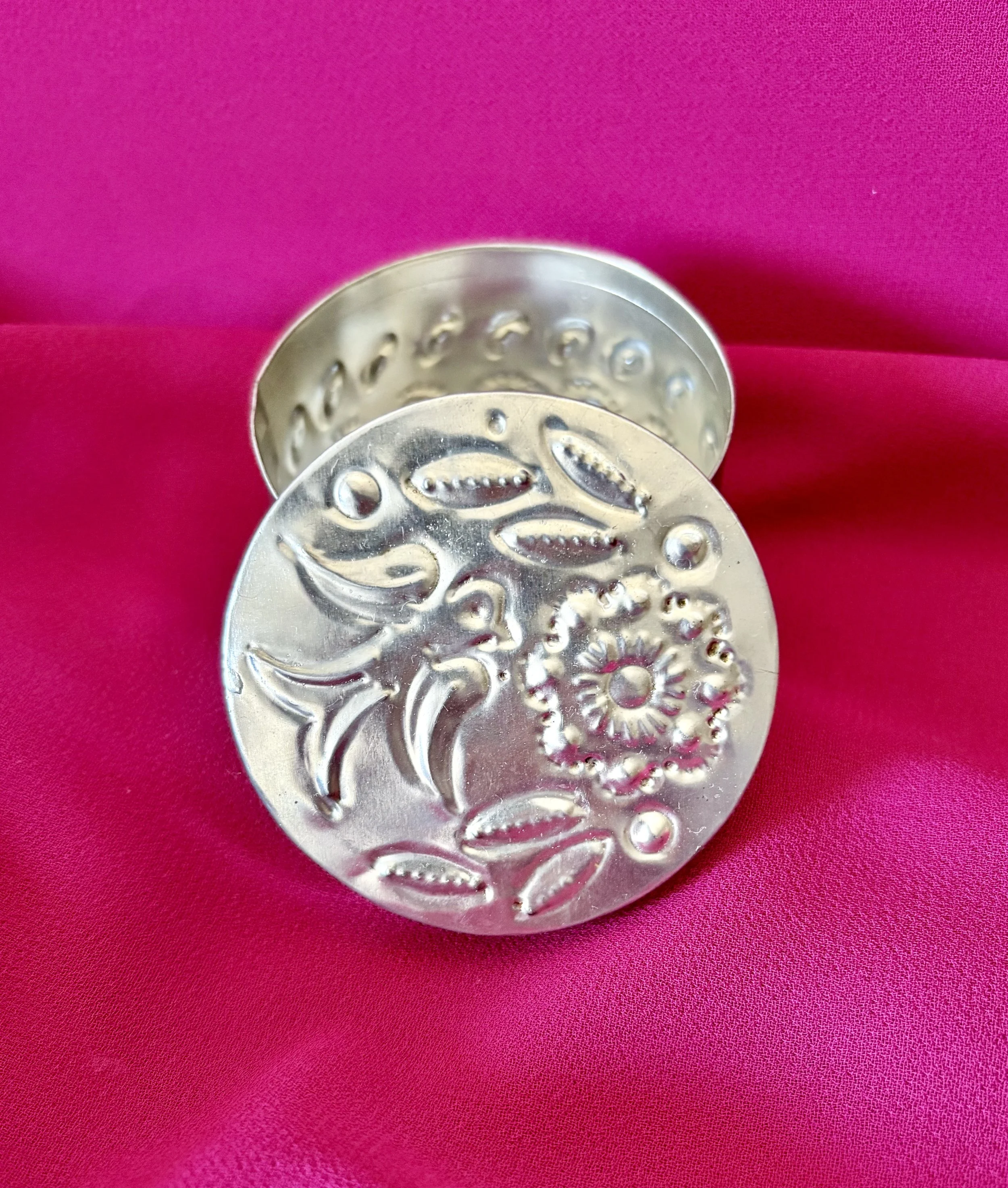 #35D-Round-Jewelry Box (Small) (1).jpg