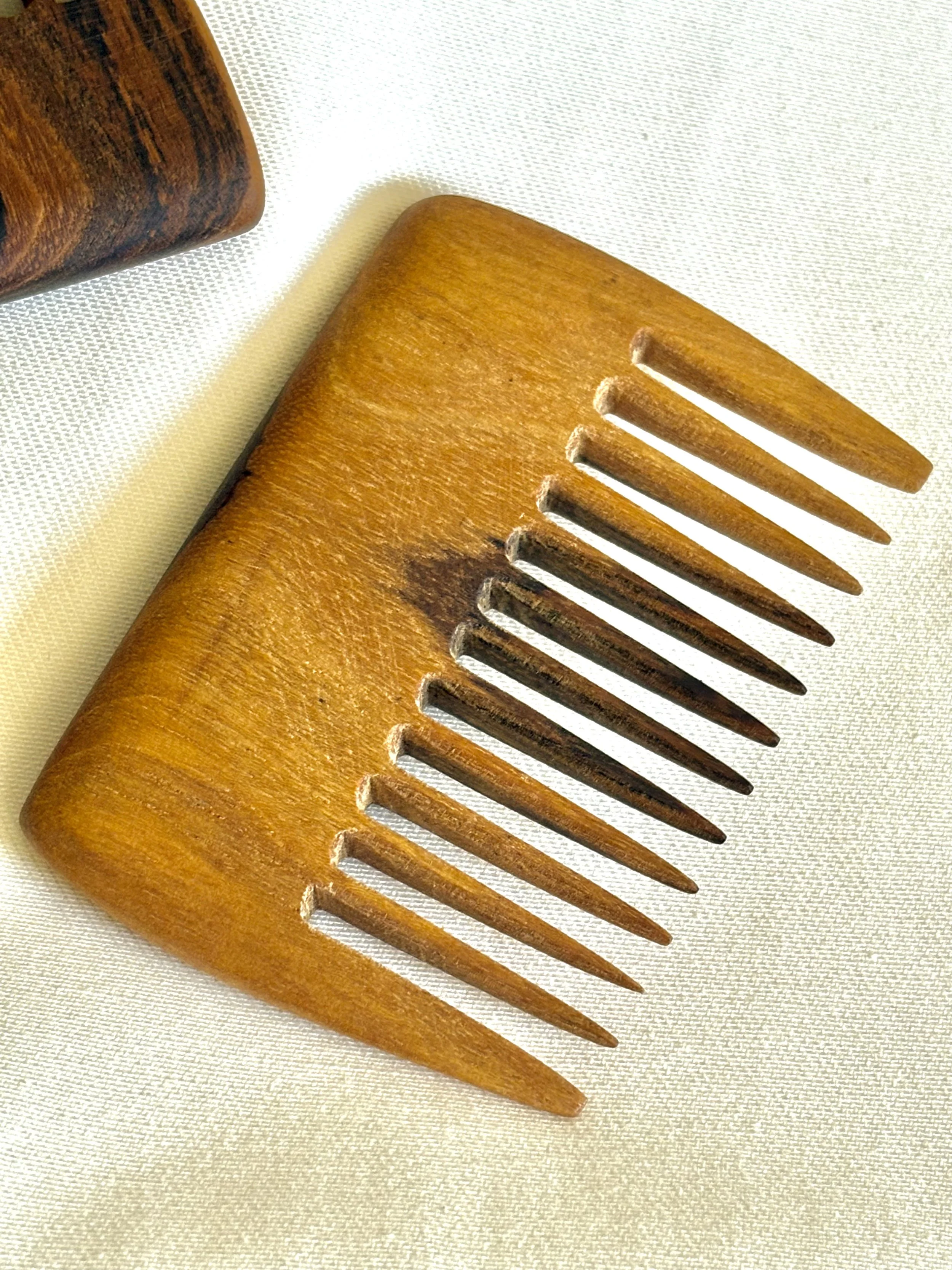 #48A-Wooden Comb (4).jpg