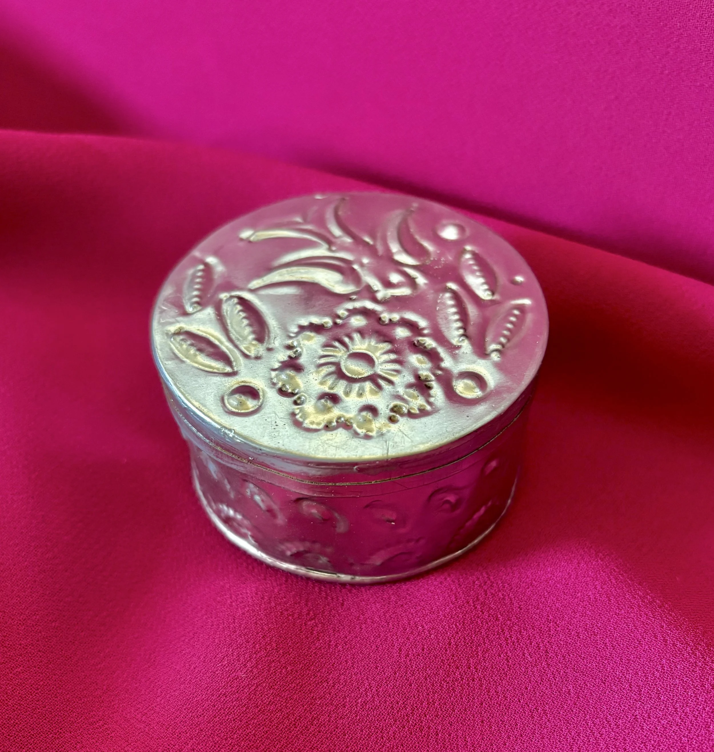 #35D-Round-Jewelry Box (Small) (2).jpg