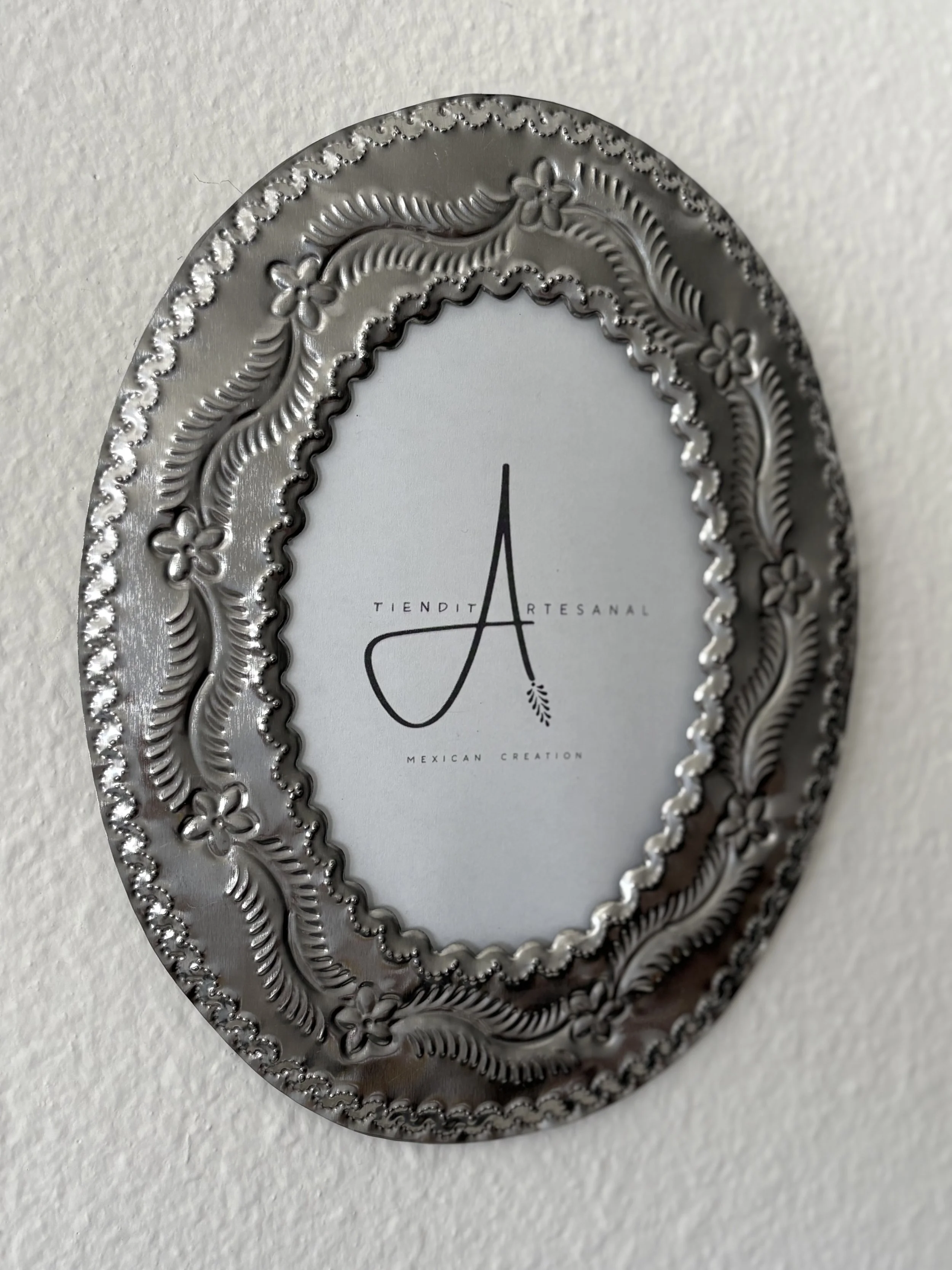 #40B-Large Picture Frame (1).jpg