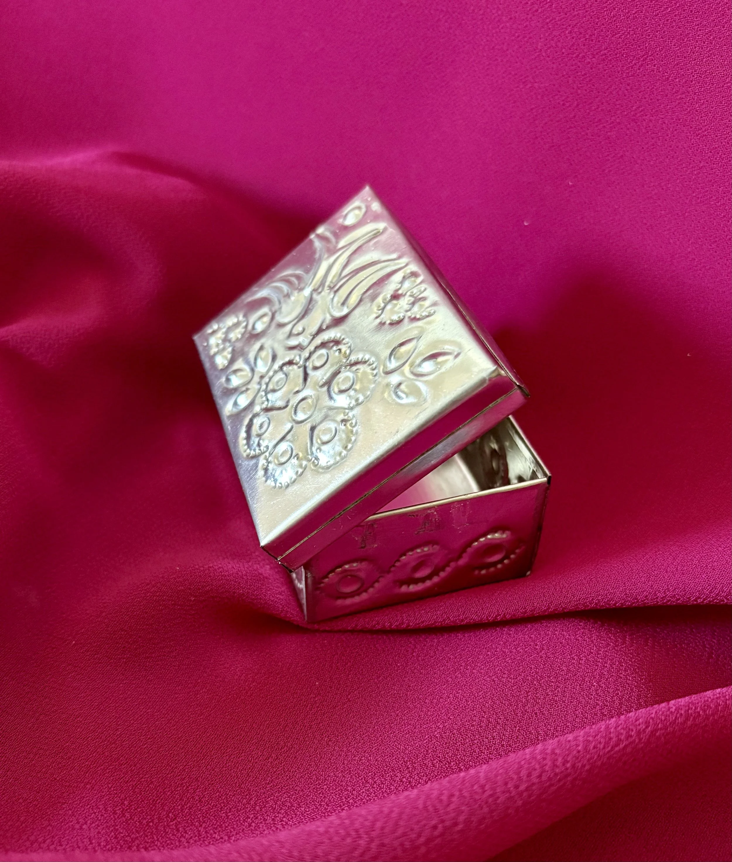 #50B-Jewelry Box (Small) (2).jpg