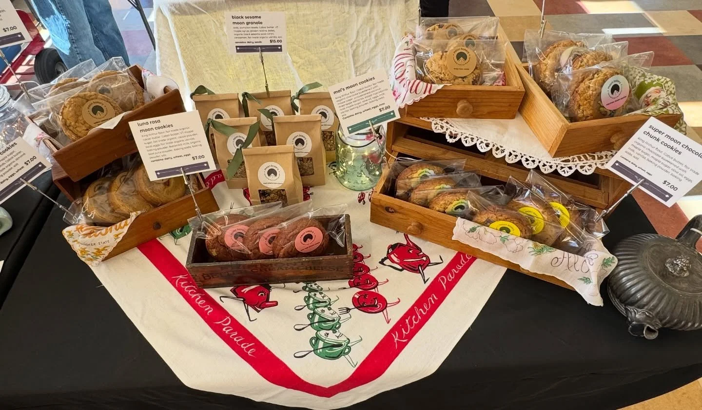 Visit @moonsconesvt today -Saturday, April 11th - at the last winter  @williamstownmafarmersmarket located in the cafeteria of the @williamstown.elementary.school from 9am-1pm. 7 flavors of moon scones &hellip; black sesame moon granola &hellip; 7 fl