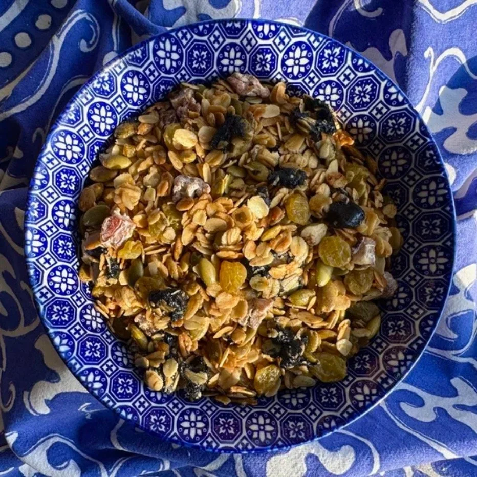 black sesame moon granola
The bell of the summer moon ball!
After June 13th you will no longer be able to order any moon products &hellip; 
EXCEPT for the 
black sesame moon granola
UNTIL JULY 10th
YES &hellip; you may order as much black sesame moon