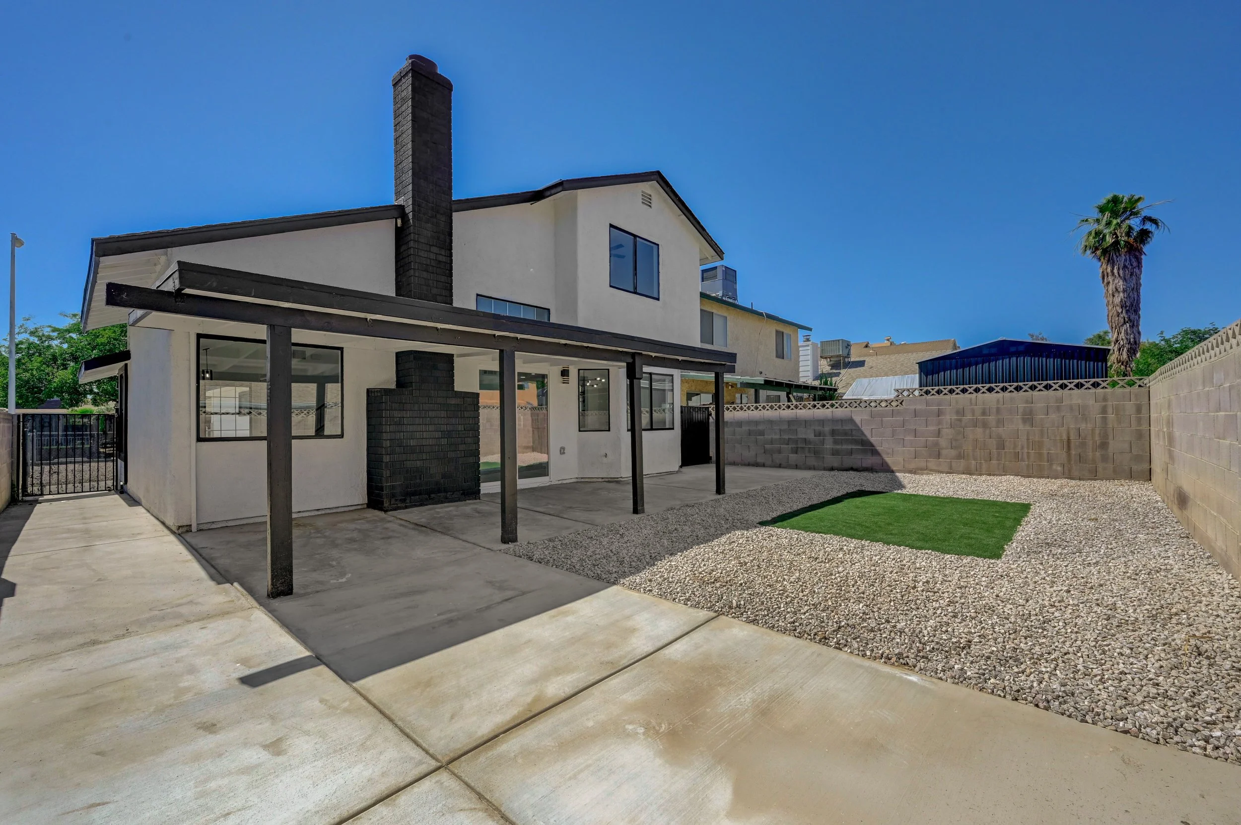 1702-Mapleleaf St_43.jpg