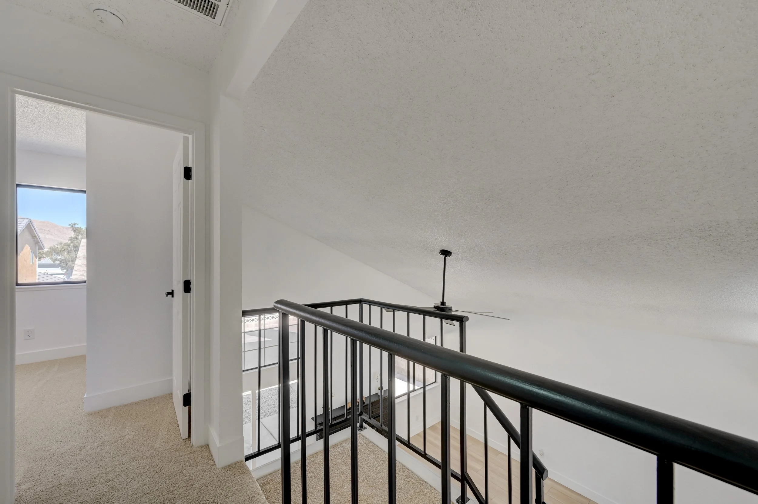 1702-Mapleleaf St_37.jpg