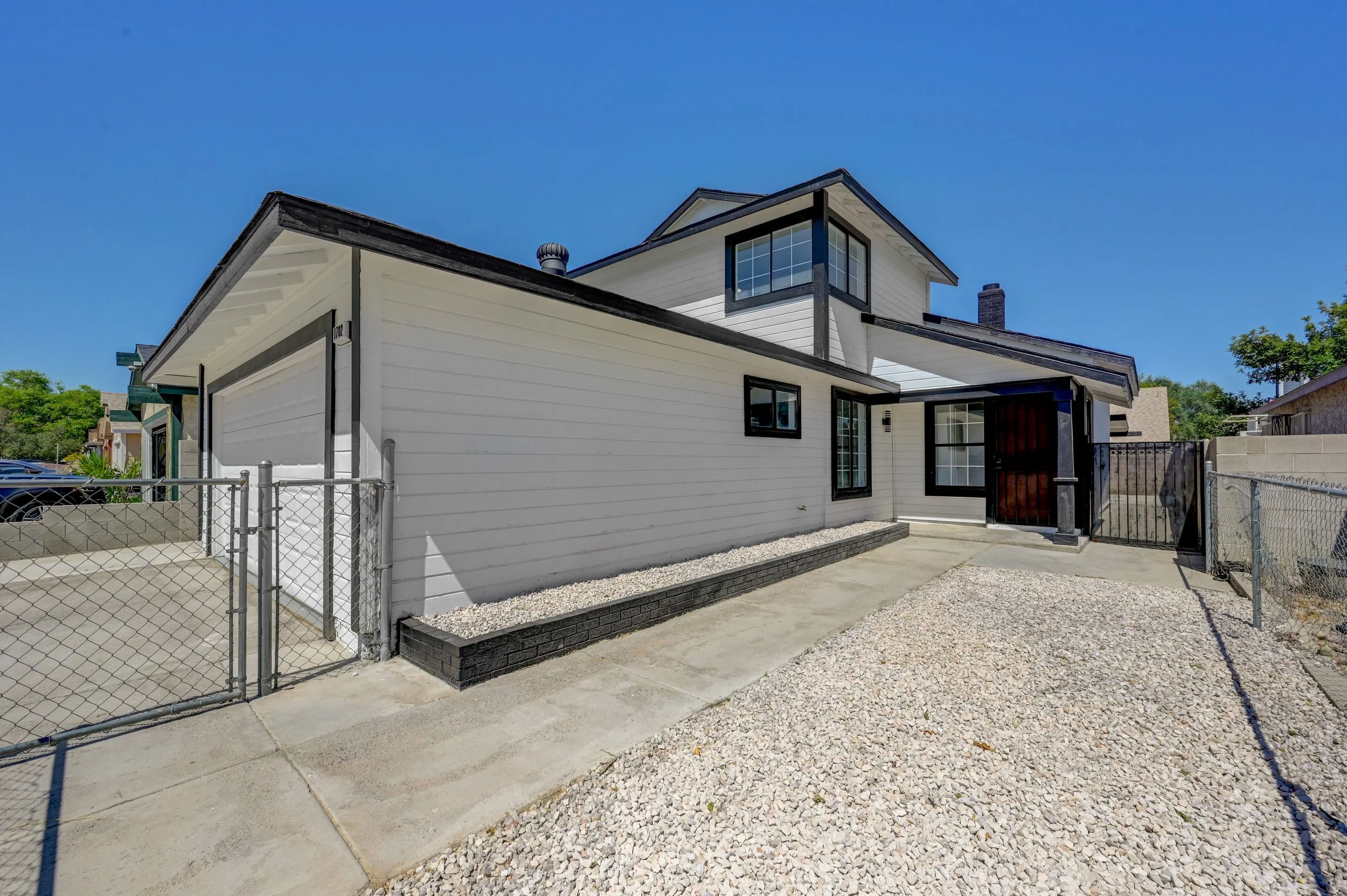 1702-Mapleleaf St_4.jpg