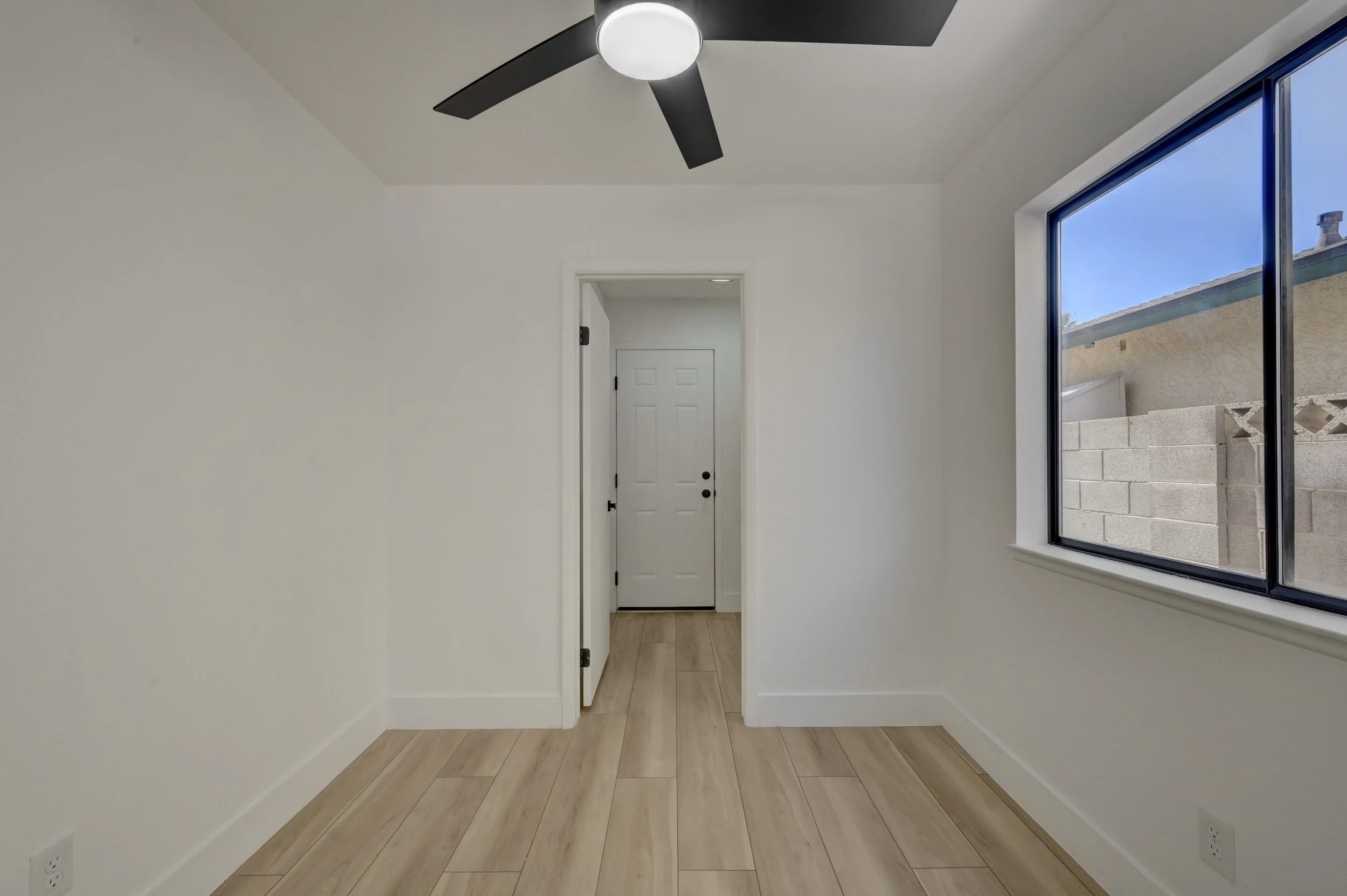 1702-Mapleleaf St_20.jpg