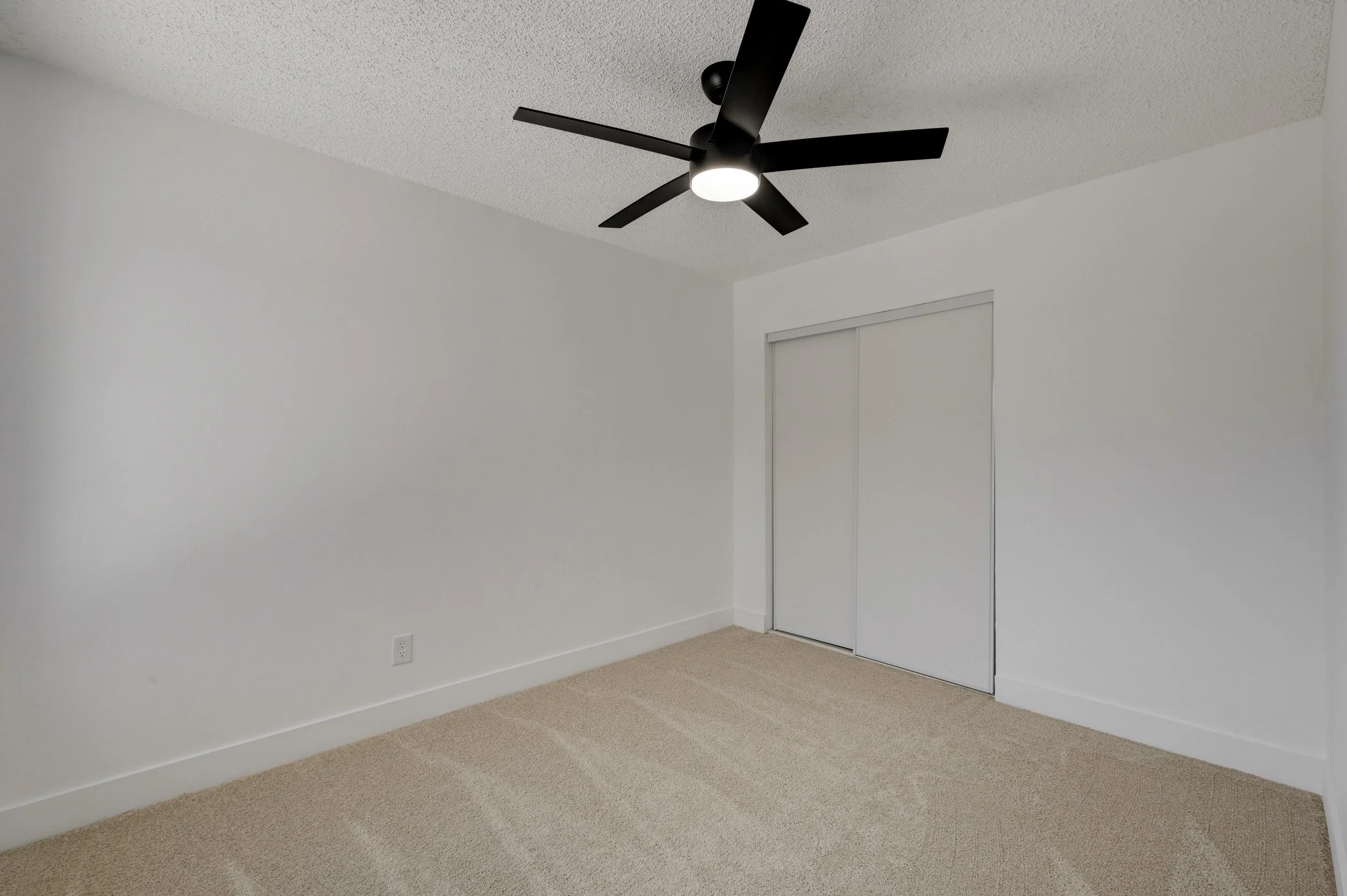 1702-Mapleleaf St_23.jpg