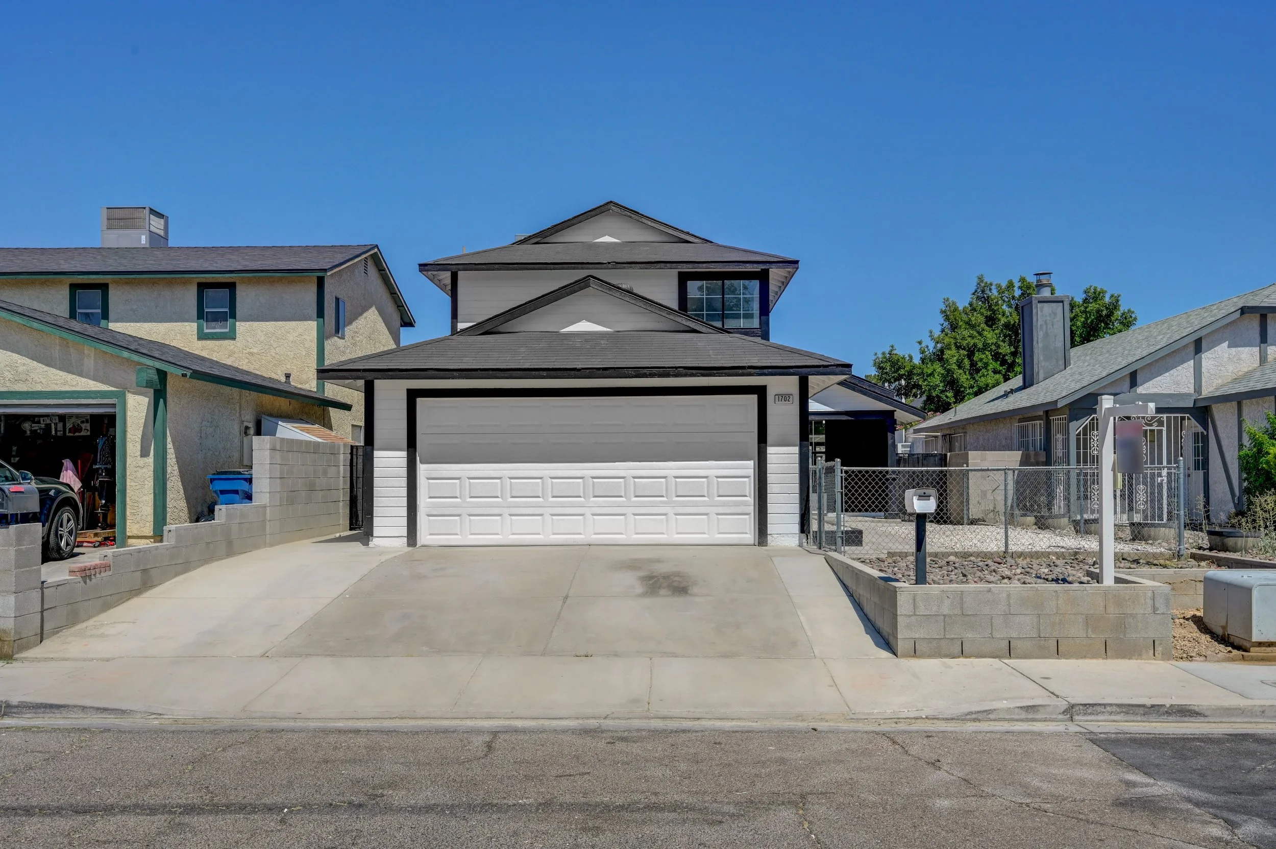 1702-Mapleleaf St_1.jpg
