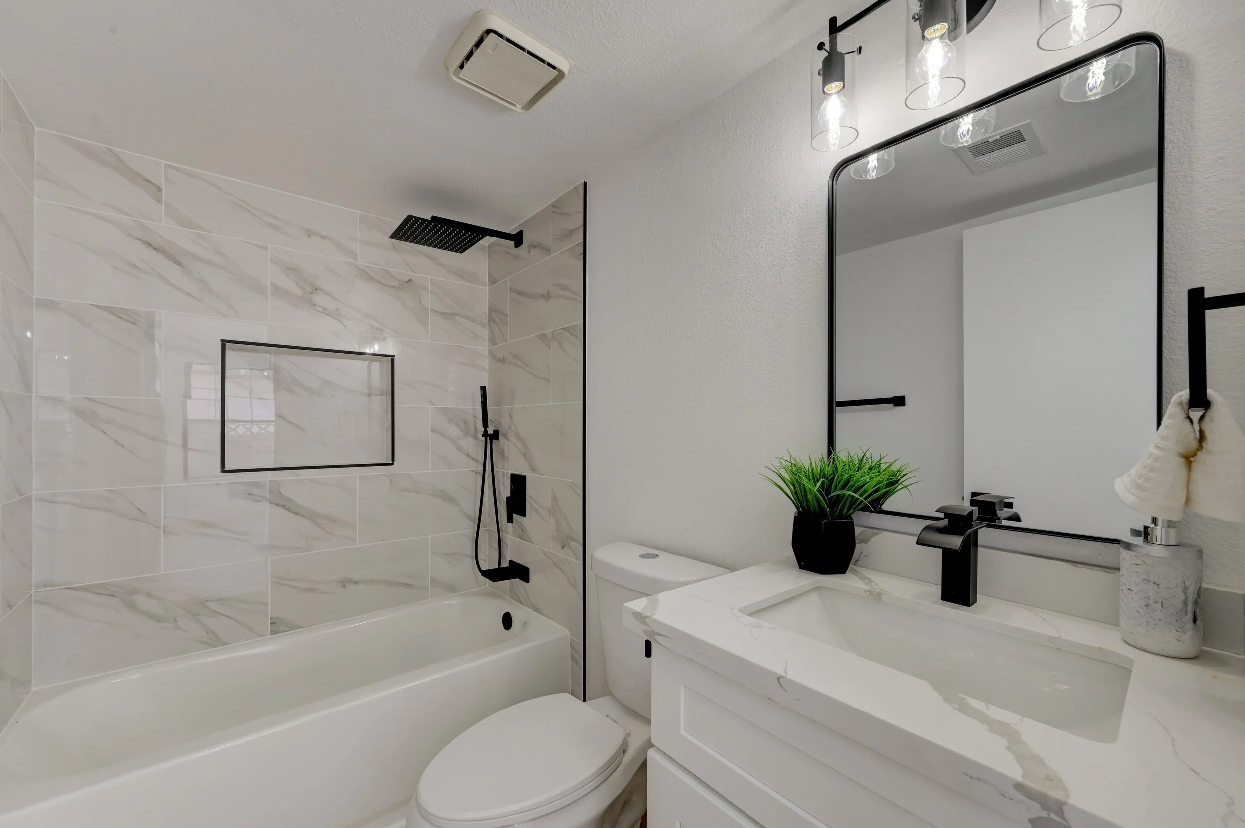 1702-Mapleleaf St_22.jpg