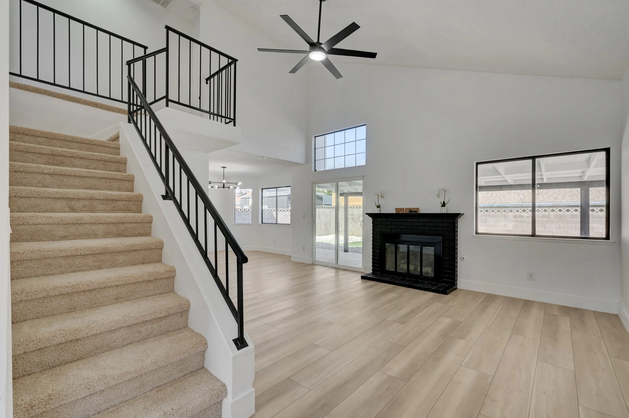1702-Mapleleaf St_7.jpg