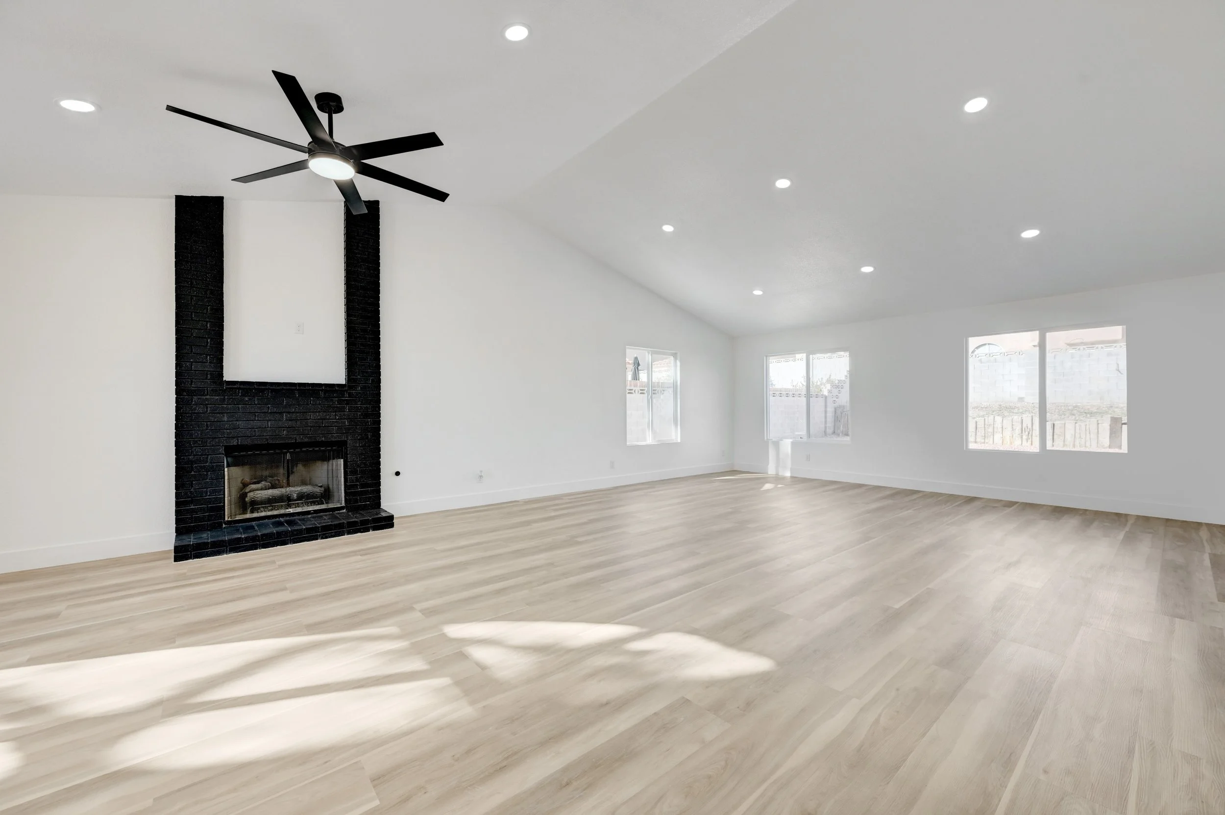 1910 Kransten Dr-7.jpg