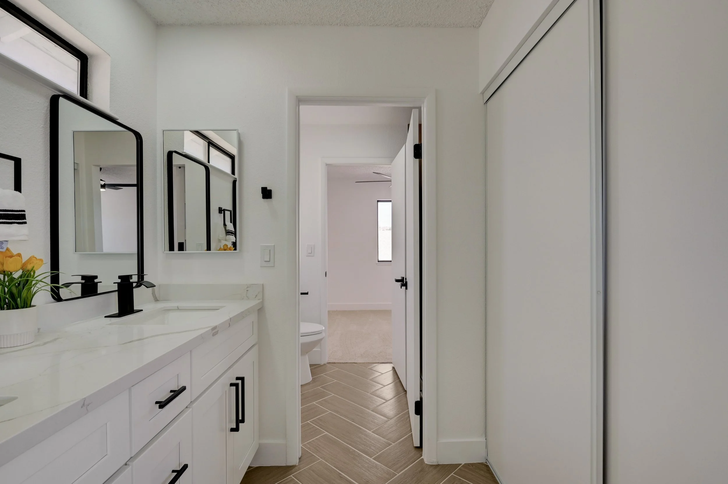 1702-Mapleleaf St_32.jpg