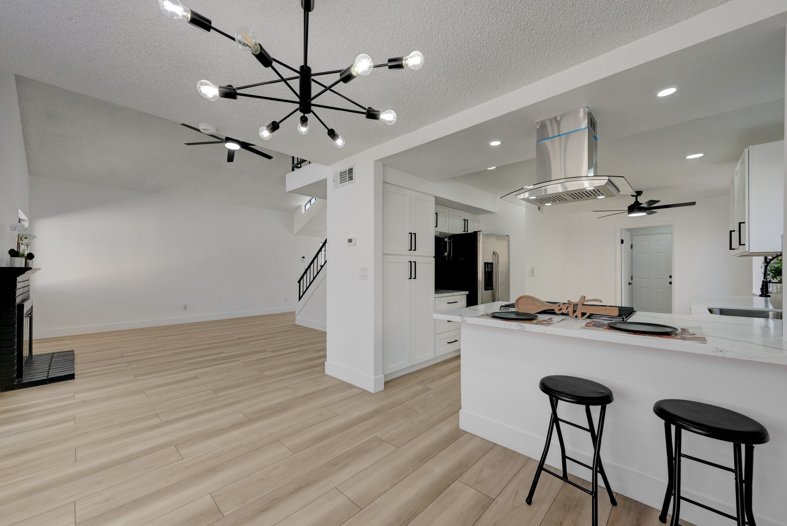 1702-Mapleleaf St_13.jpg