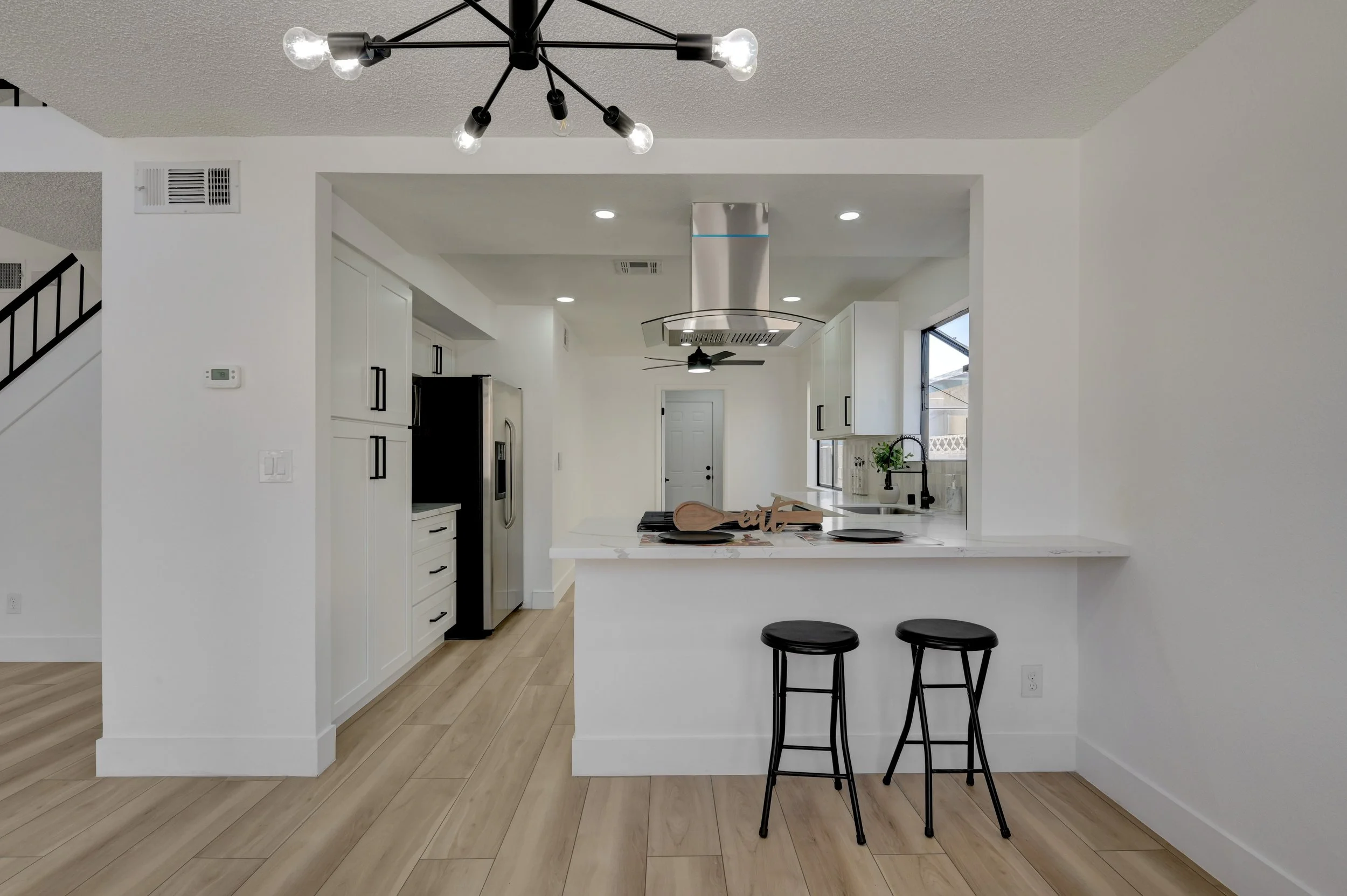 1702-Mapleleaf St_14.jpg