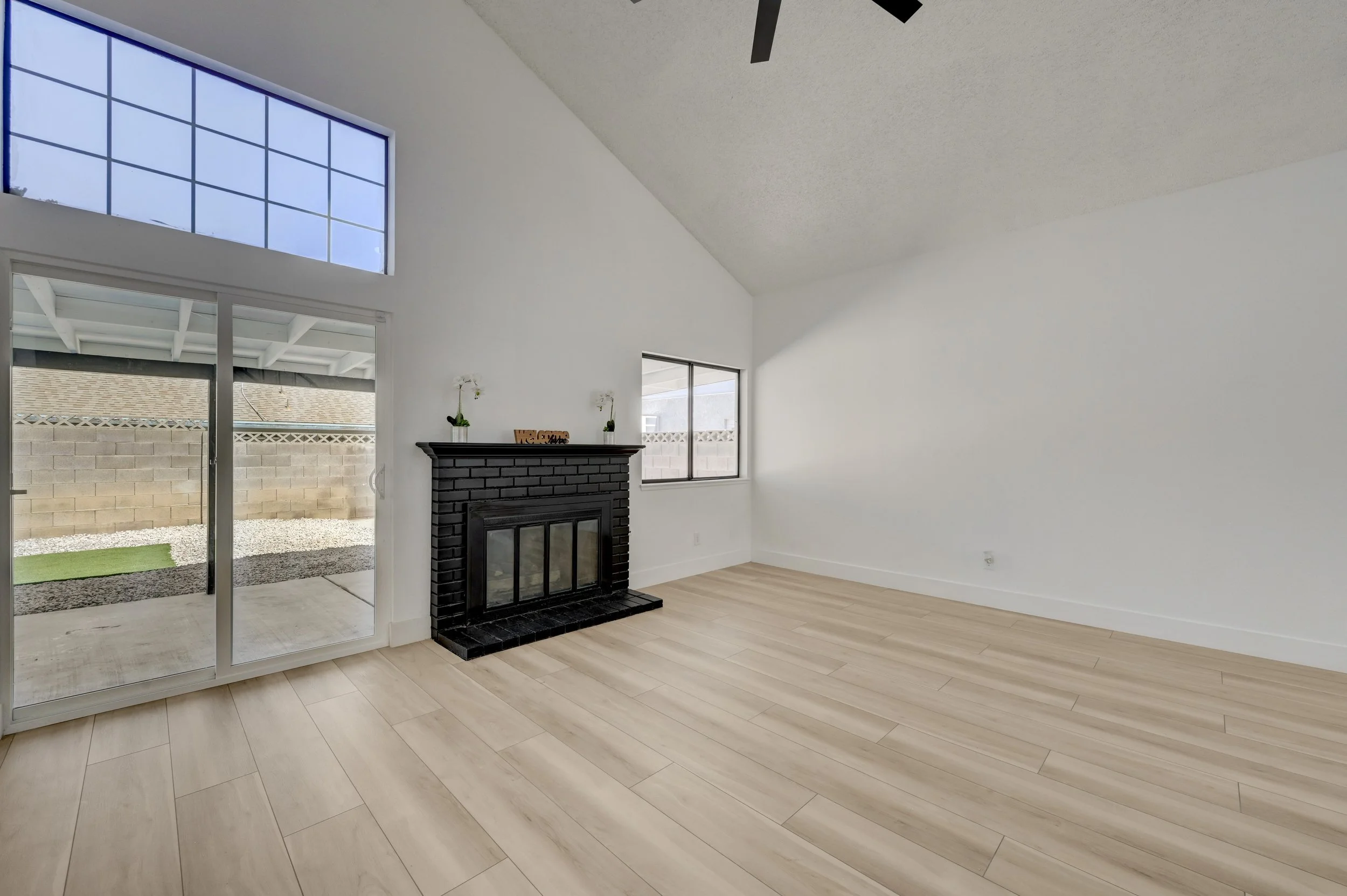 1702-Mapleleaf St_11.jpg