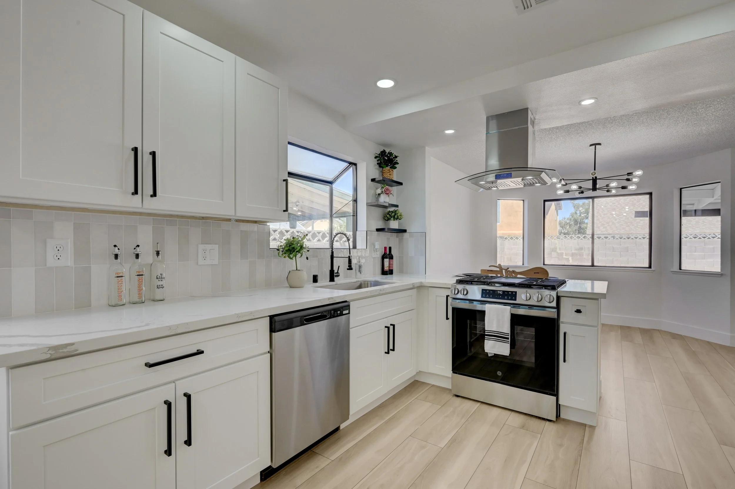 1702-Mapleleaf St_19.jpg
