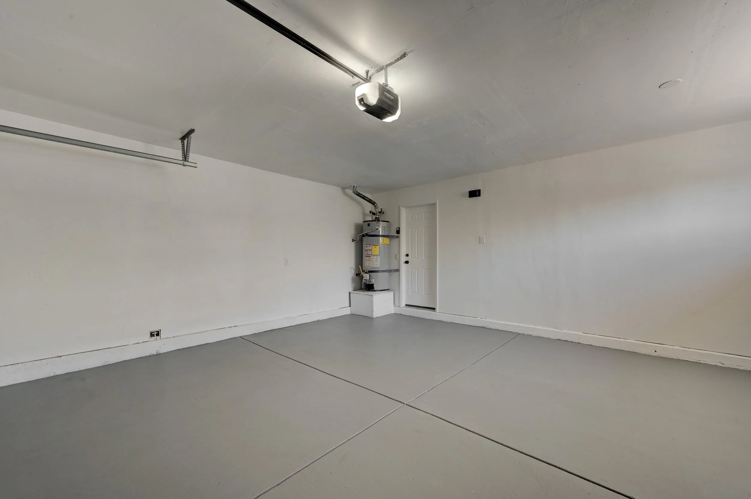 1702-Mapleleaf St_39.jpg