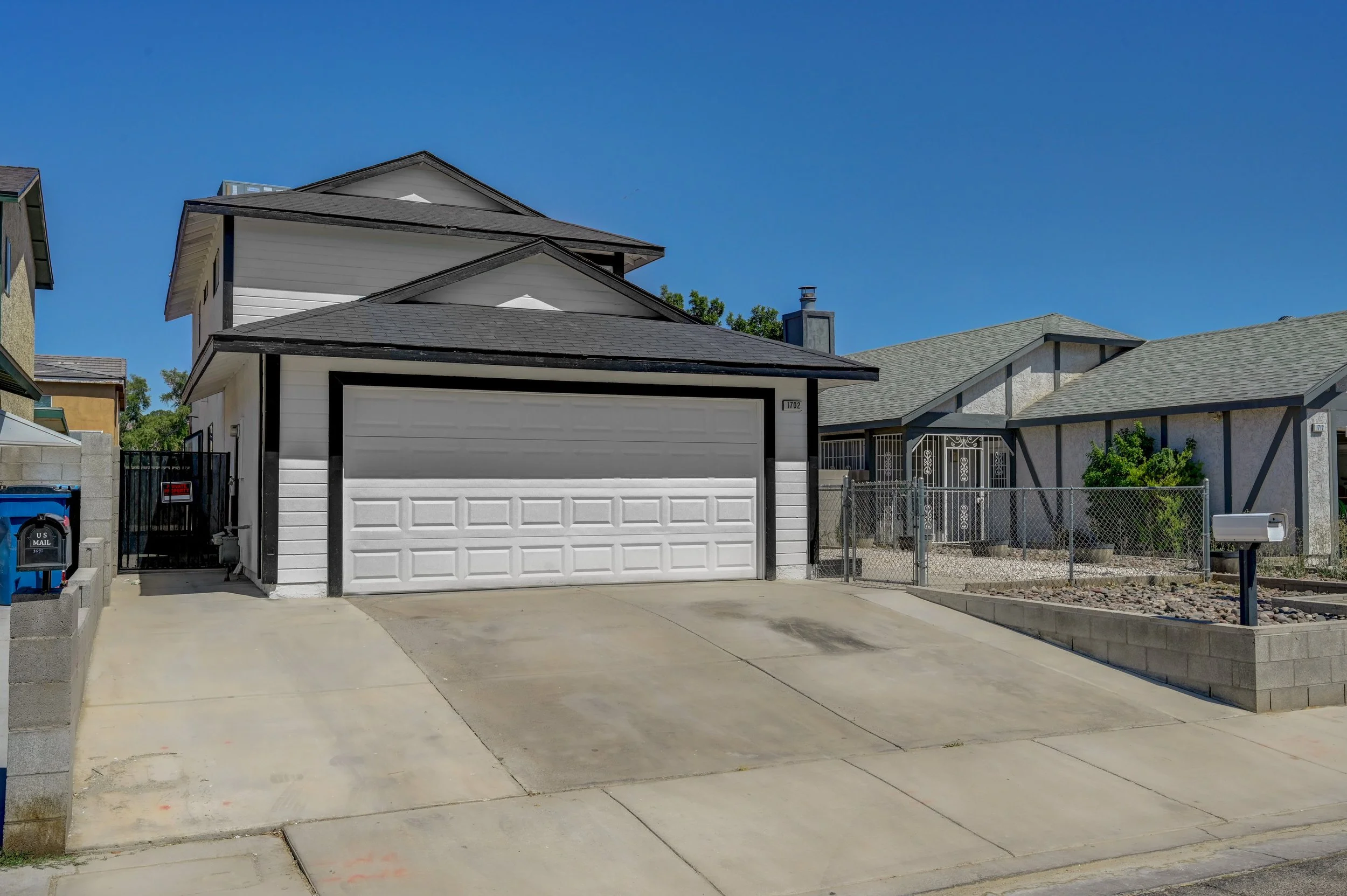 1702-Mapleleaf St_2.jpg