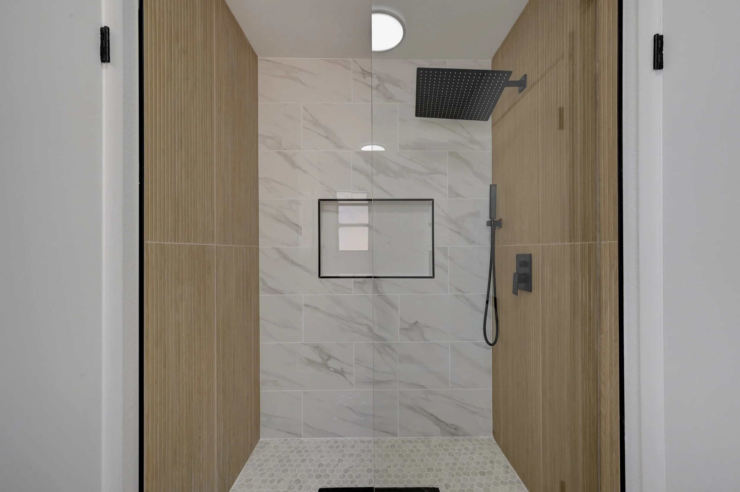 1702-Mapleleaf St_28.jpg
