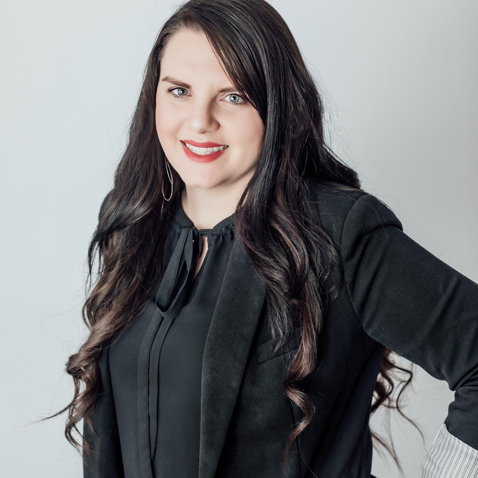 Raylynne Wright Professional Headshot