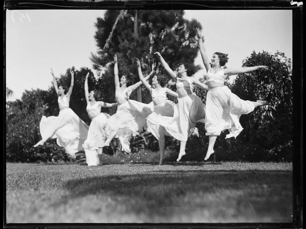 Fairfax Corporation, Six of Miss Stange's pupils during a dance performance, New South Wales, 30 May 1933, nla.gov.au/nla.obj-162055145