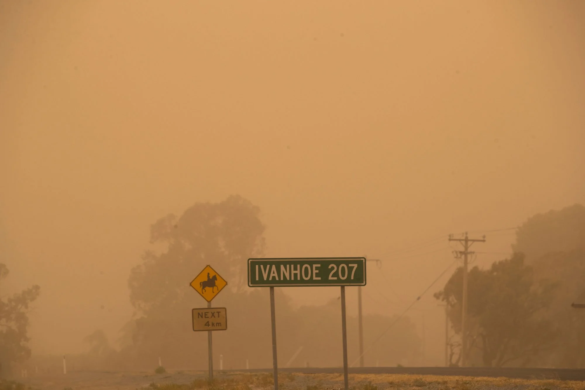 Dust storm at Menindee