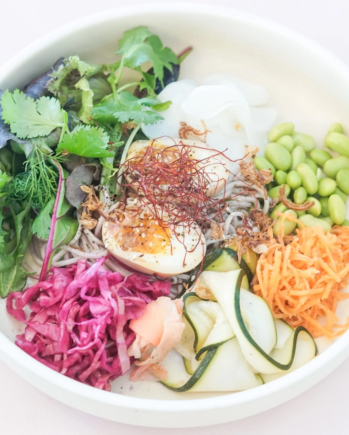 Light, fresh, and seriously satisfying 🥢

Soba noodles tossed with mixed greens, edamame, pickles, and a perfectly soy-cured egg ~ clean flavours, balanced textures, and so easy to love 🩵

Now serving at Dayo Cafe ✨

#dayocafe #asiancuisine #brunch