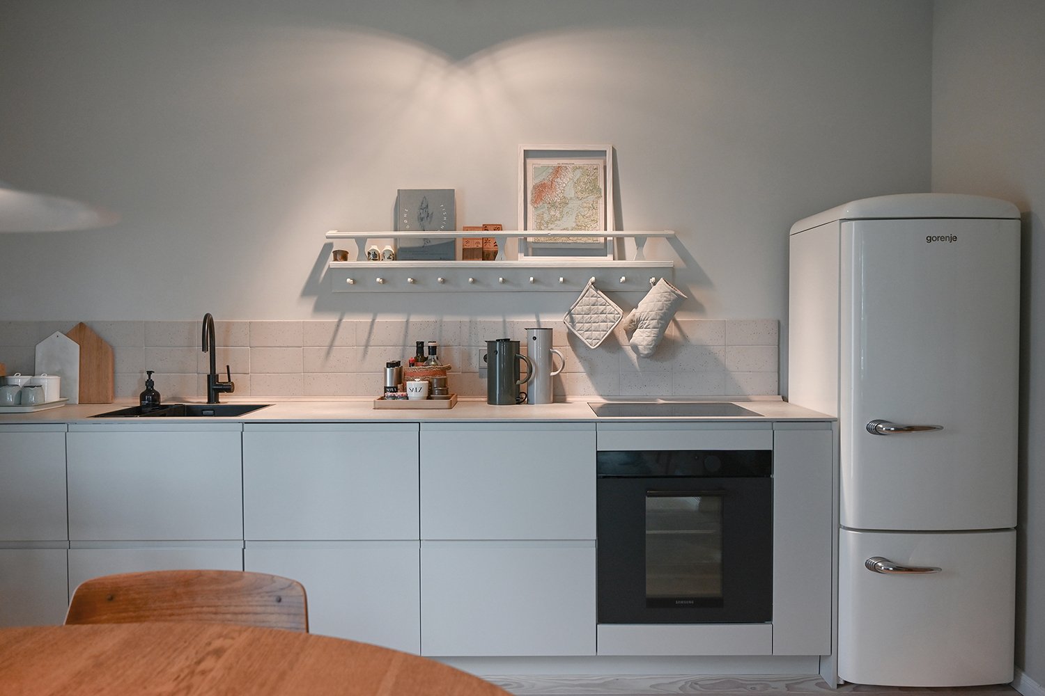 Voll ausgestattete Küche im Ferienhaus Schusterhaus Kiesby