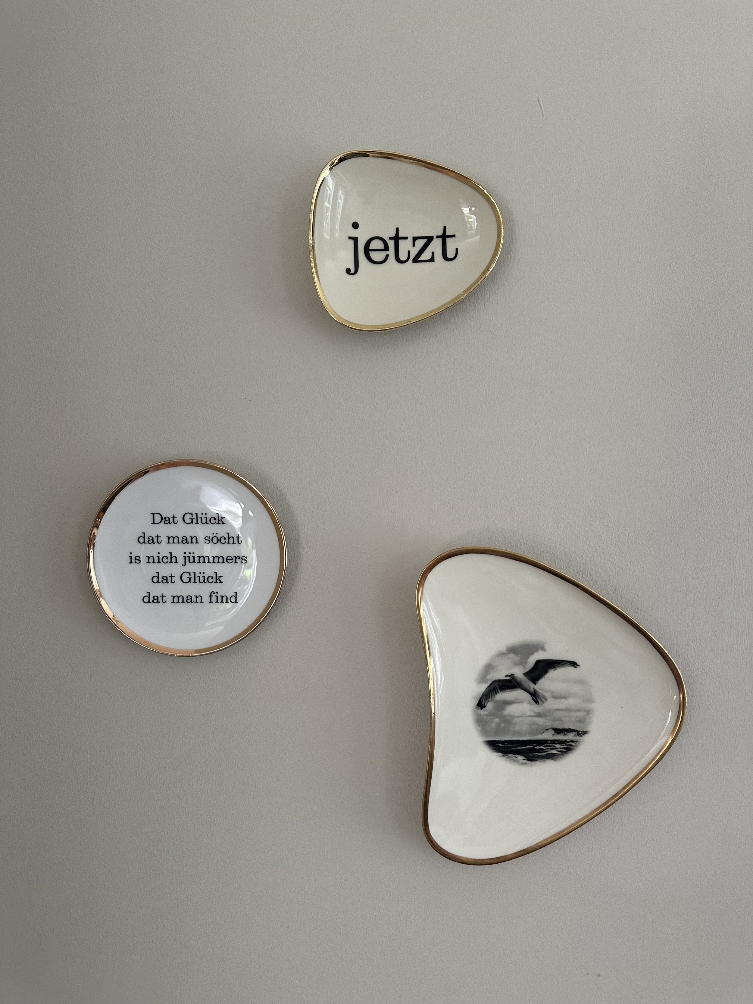 Alte Wandteller Dekoration im nordischen Stil