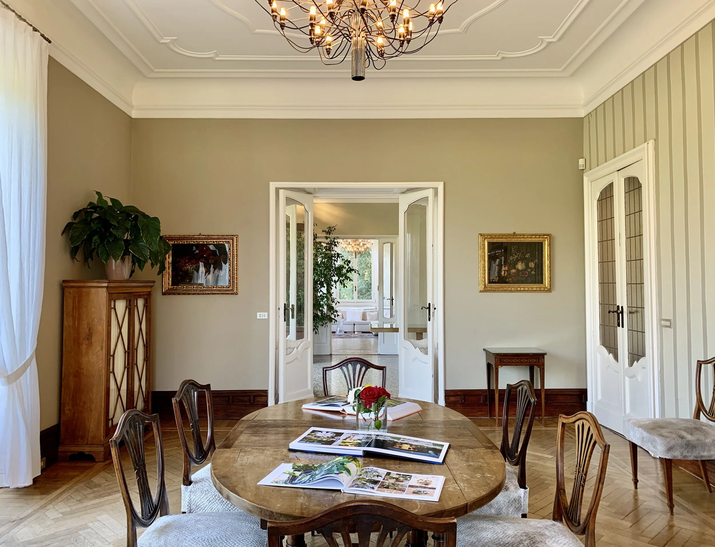 Villa Frua, Interior