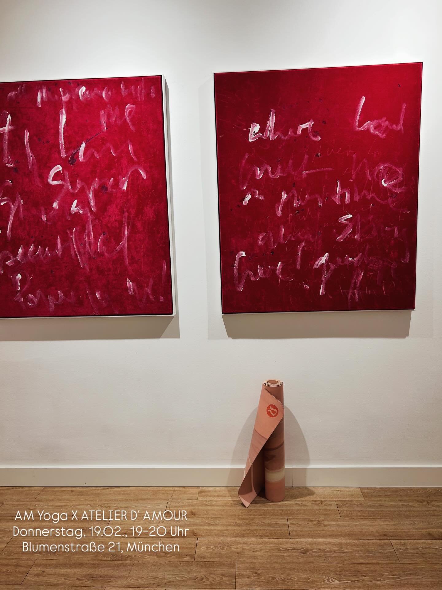 Yoga trifft Kunst - es k&ouml;nnte kein sch&ouml;neres Match geben &hearts;️

Atelier D&lsquo; Amour by @vpl_design &amp; @sandra_soheyla_ahrabian_ ist eine Hommage an Liebe, Verbindung, Echtheit, Weiblichkeit, Leichtigkeit, Verspieltheit und die Lei