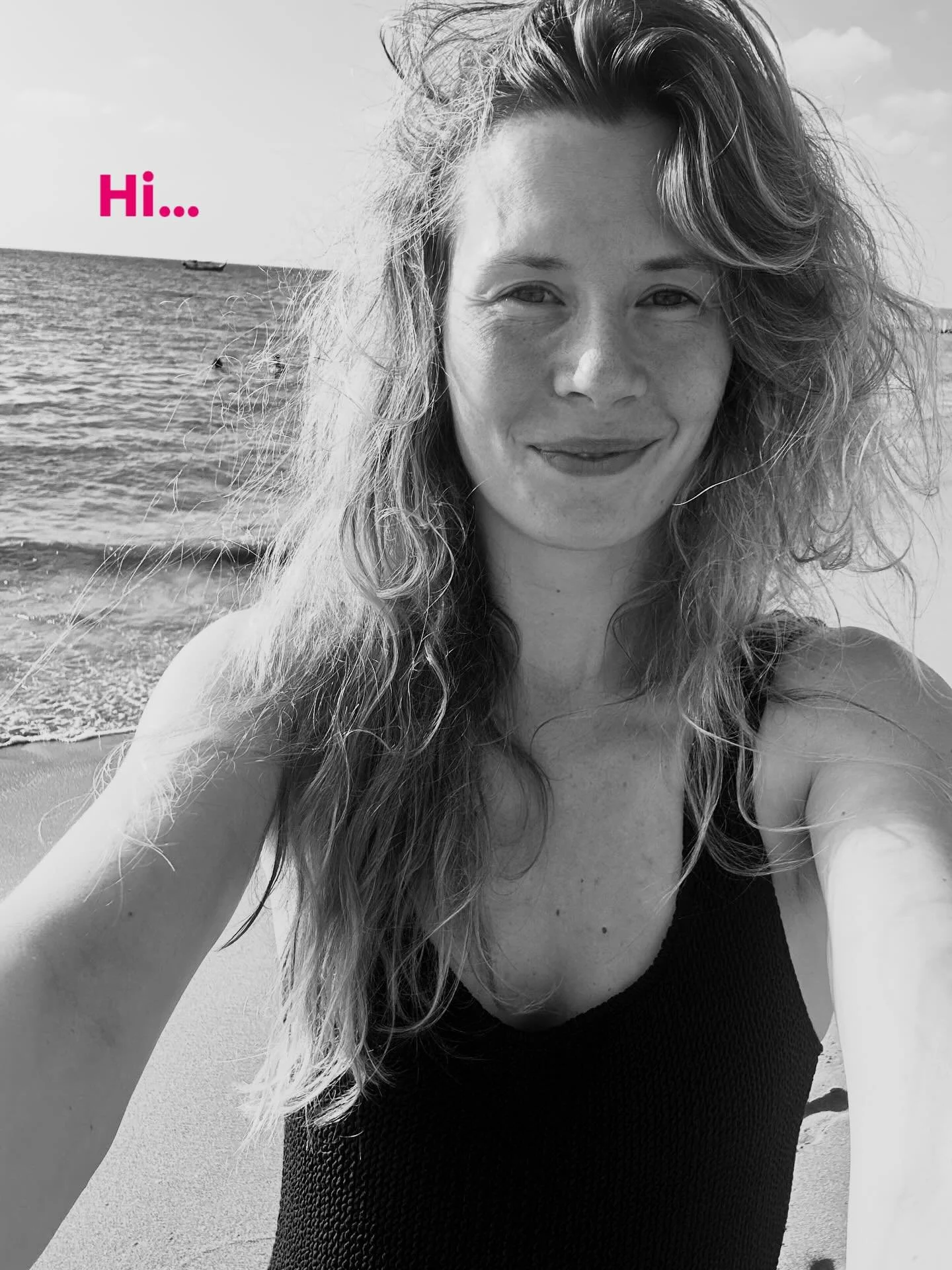 Hi, ich bin Anne Marie, 34 Jahre, wohne in M&uuml;nchen und habe mich vor gut einem Jahr getraut, meinen Leidenschaften - Yoga und Schreiben - mehr Raum zu geben.

Alles, was in dem Kontext und sonst in meinem Leben so passiert (Quality Time mit mein