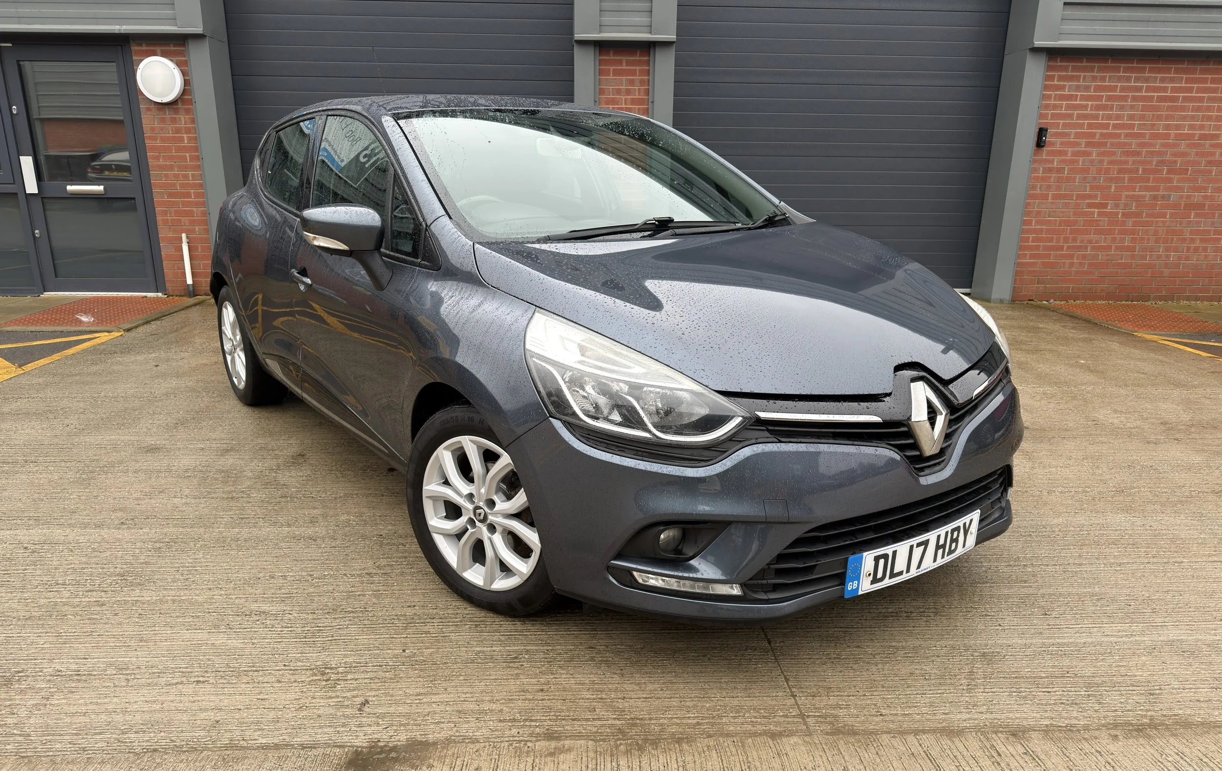 Renault Clio £SOLD