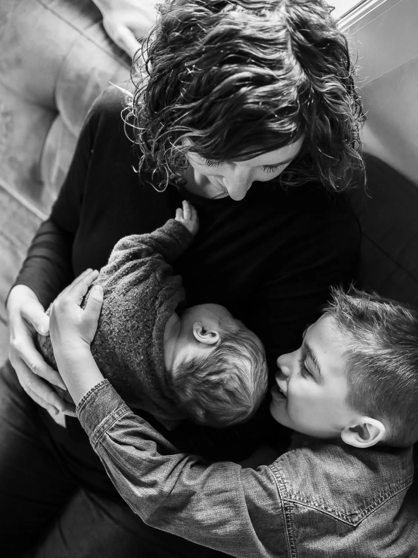 🤍 Bienvenue Victoire.

&amp; des petits qui deviennent grand fr&egrave;re 

Elodie | Photographe famille et maternit&eacute;. 
📍C&ocirc;te d'Opale &amp; Lille. 
✉️ hello@elodiebaras.com 
🌐 www.elodiebaras.com 

PS : ❤️🗨️🔃 Merci d'avance pour vos