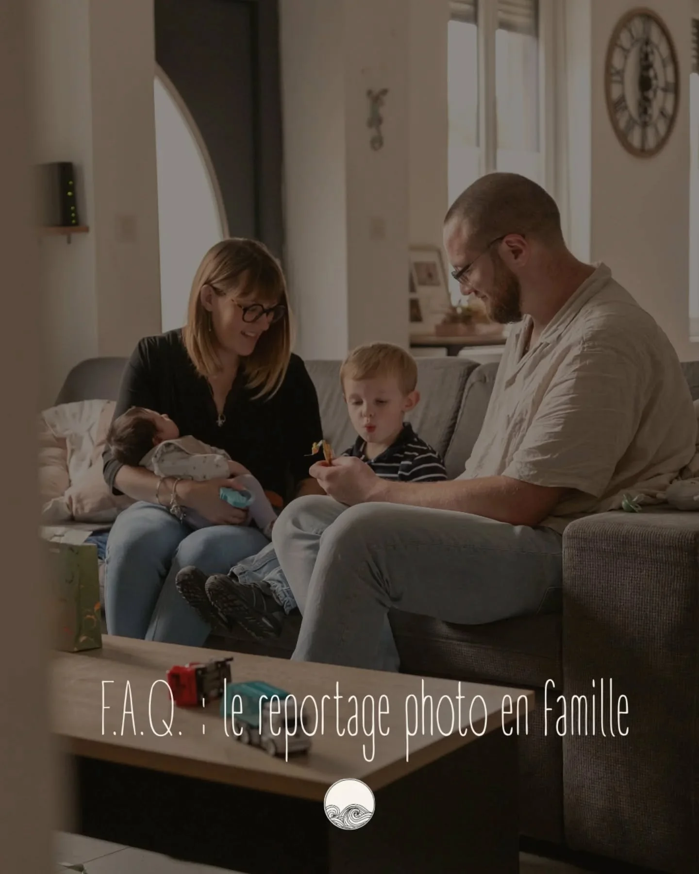 Focus sur les reportages photo famille &agrave; domicile.

💌 Pour plus d&rsquo;informations ou pour  r&eacute;server votre s&eacute;ance : en DM ou sur le site. 

Elodie | Photographe famille et maternit&eacute;. 
📍Calais, Wimereux, Boulogne sur Me