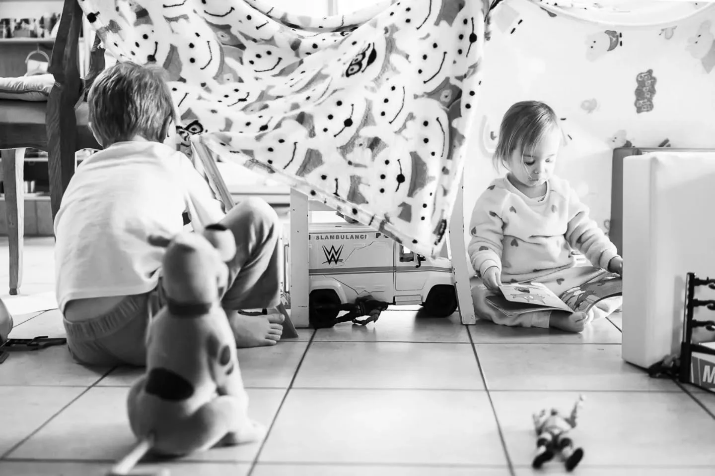 Le quotidien, une source intarissable d&rsquo;inspiration&hellip;

Depuis que mes enfants sont n&eacute;s, je dois bien l&rsquo;avouer : je ne cesse de les photographier.
Pour que, dans 10, 15 ou 20 ans, ils puissent se souvenir de ces dimanches mati