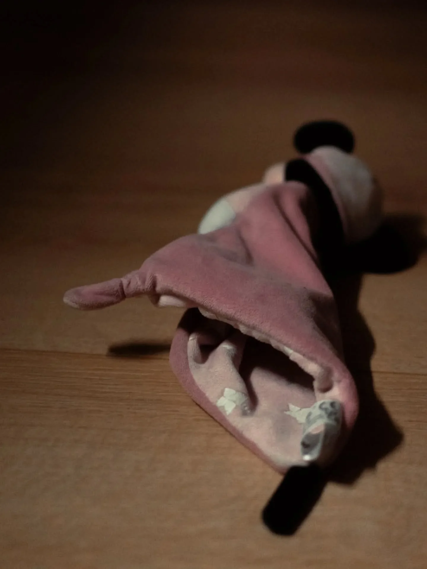 Un jour j'imprimerai ces photos pour ma fille. 
Je lui ferai un mini album "un jour avec "mimie".
En vrai, il est quasi pr&ecirc;t.
Faut l'envoyer en impression. 🫣 

Pour qu'elle se rappelle ou pour qu'elle [re]d&eacute;couvre sa vie 