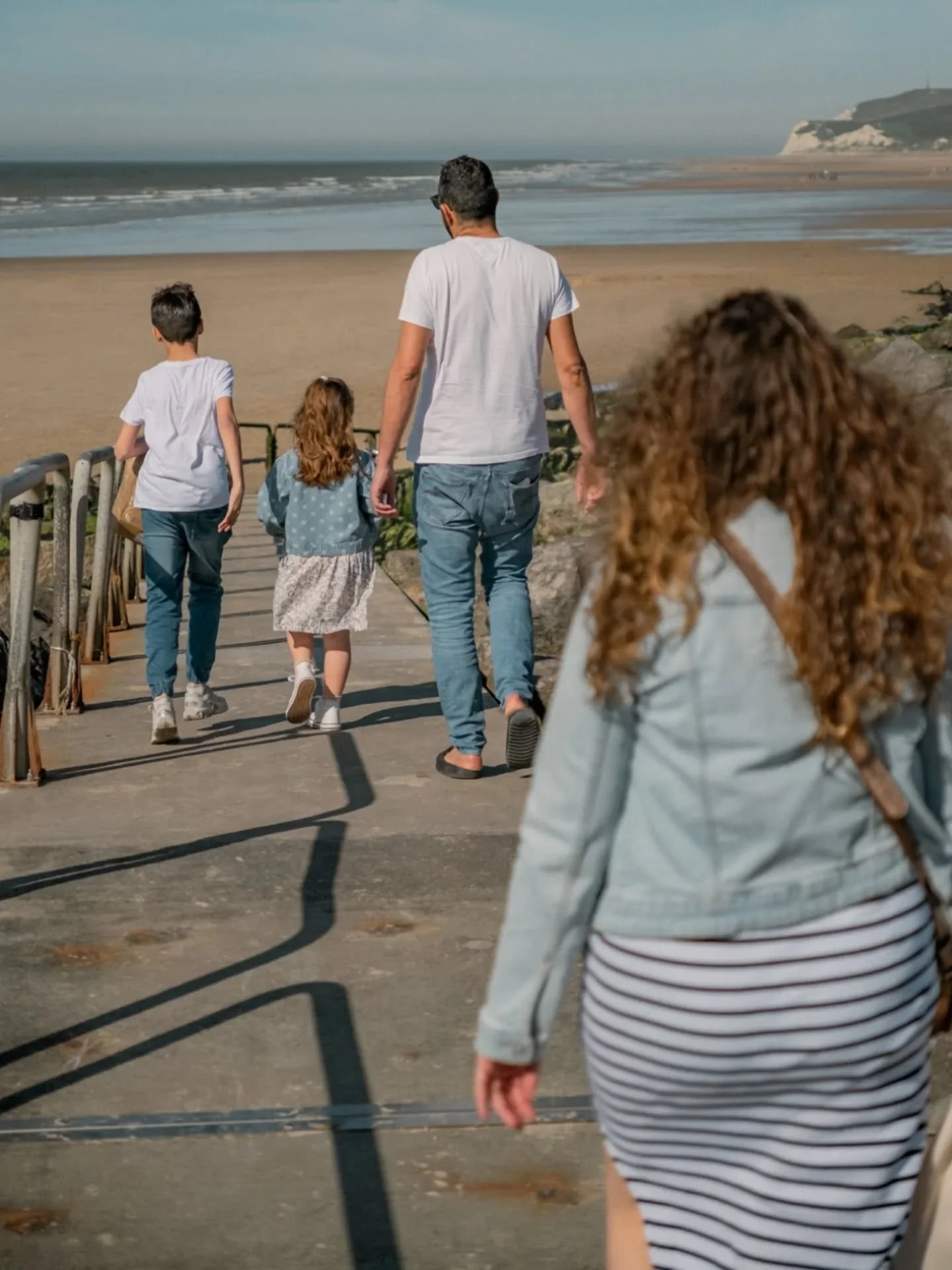 En famille sur la plage de Wissant.

Ca vous dit ? 

Elodie Baras | Photographe famille et maternit&eacute;. 
📍C&ocirc;te d'Opale &amp; Lille. 
✉️ elodiebaras@gmail.com 
🌐 www.elodiebaras.com