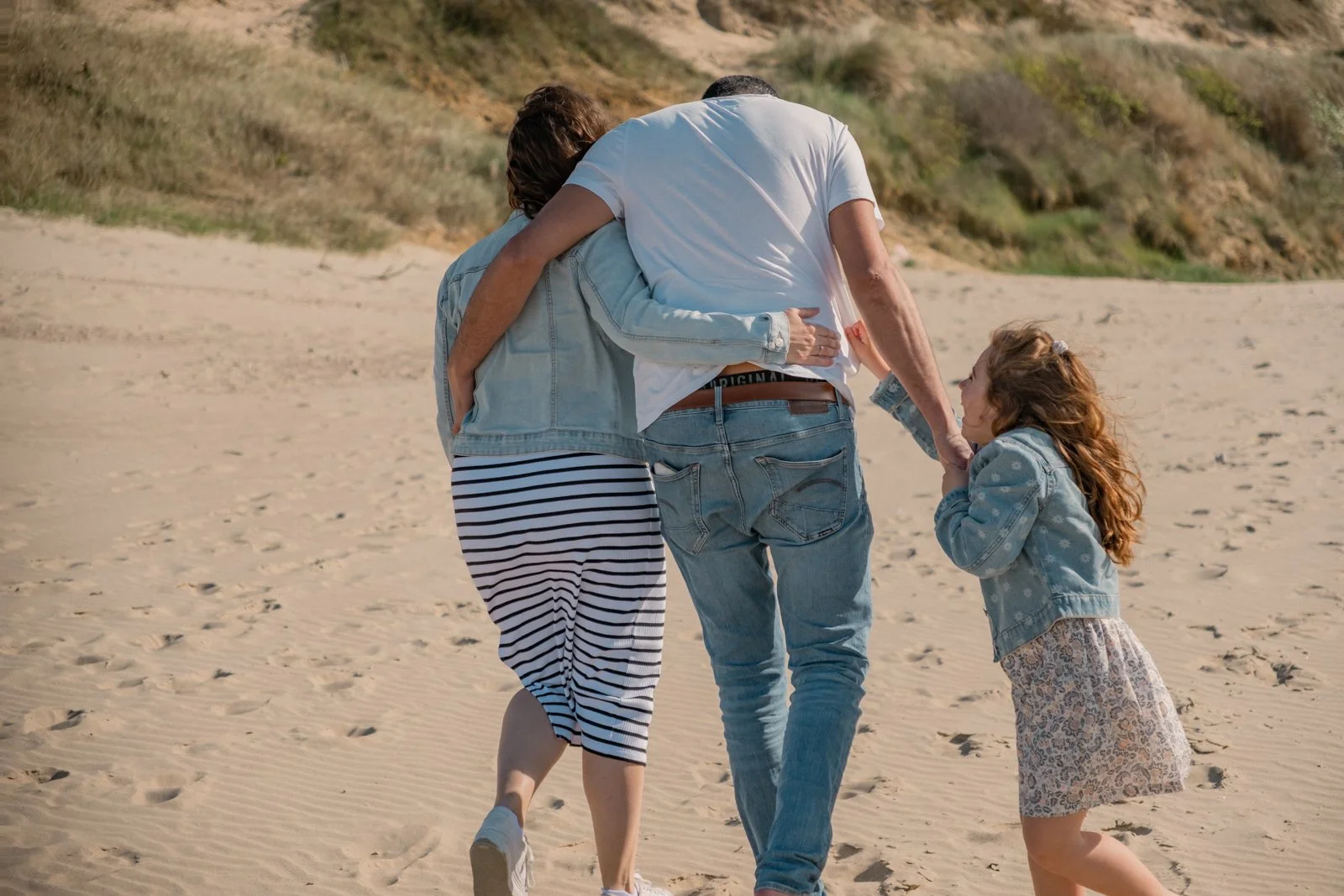 Seance photo grossesse sur la plage de wissant.jpg