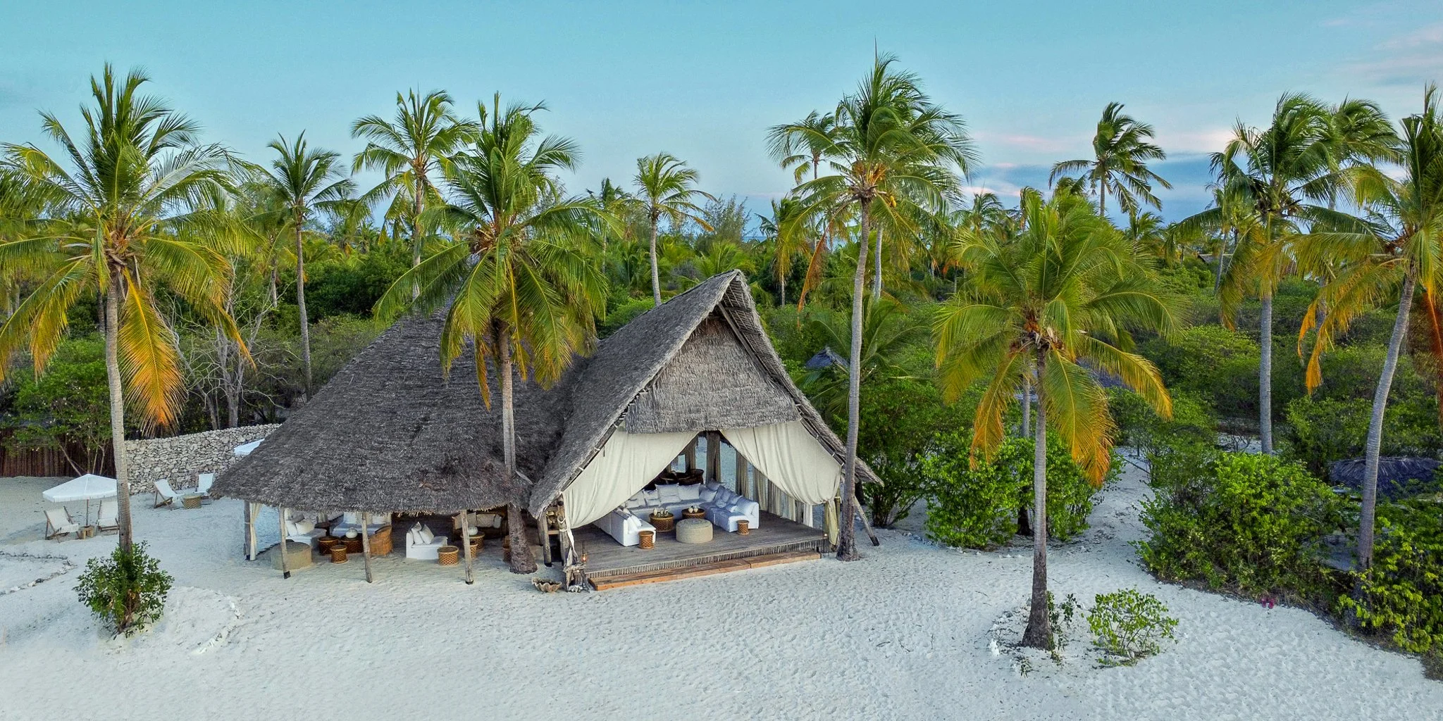 lounge-exterior-fanjove-island-mainland-coast-tanzania.jpg