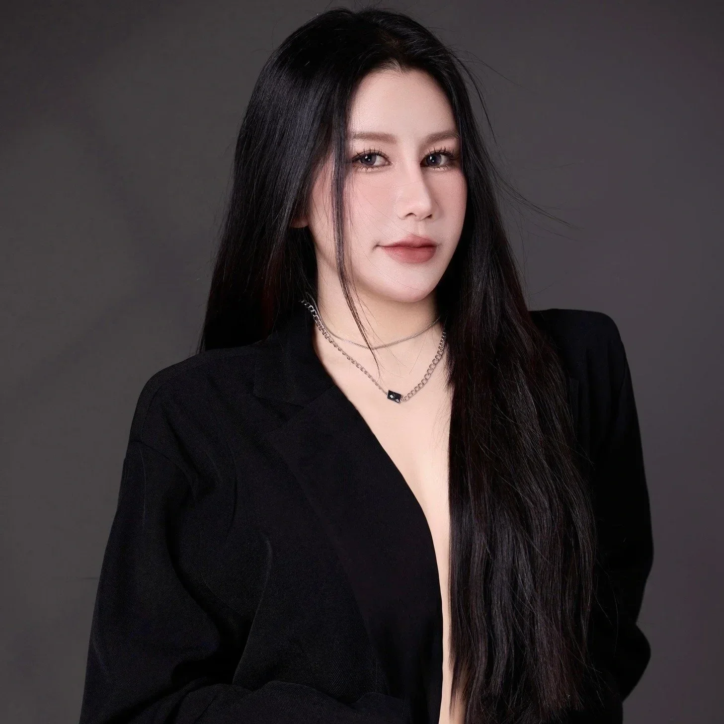 Partnering with Industry Leader Mrs. Thuy Huong: Bringing Camie Beauty Online