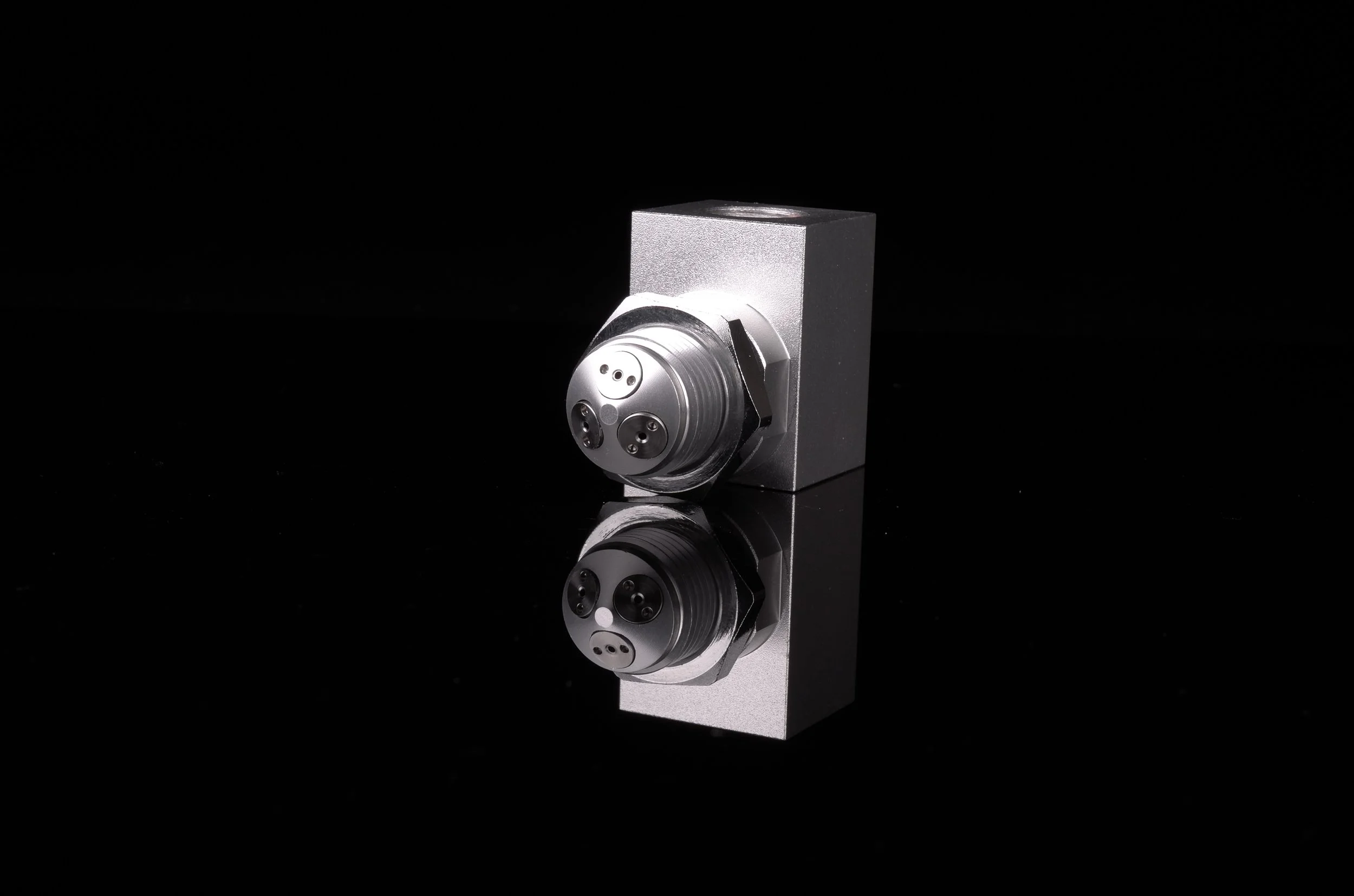 a highly complex cnc precision part that is assembled that is for liquids or gas to tight tolerances