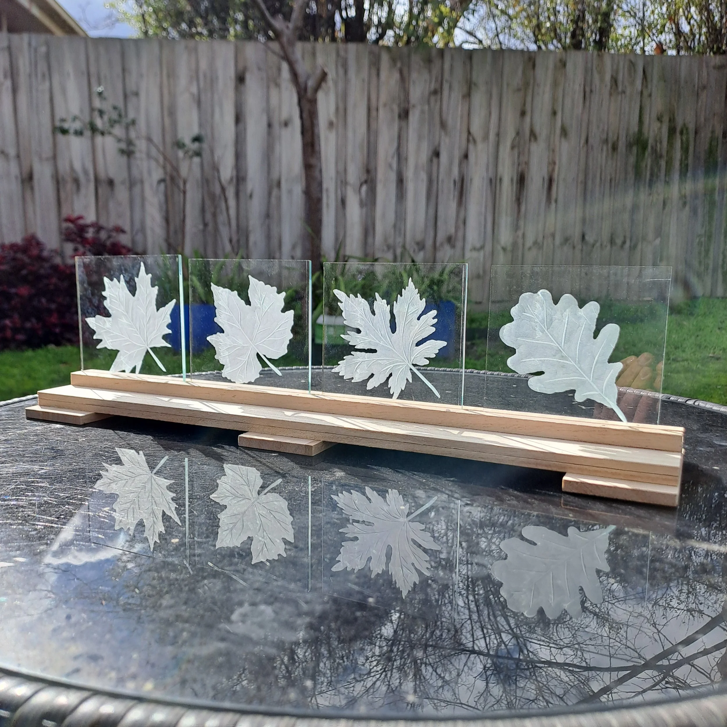 Leaf motif, brilliant cut, hand made