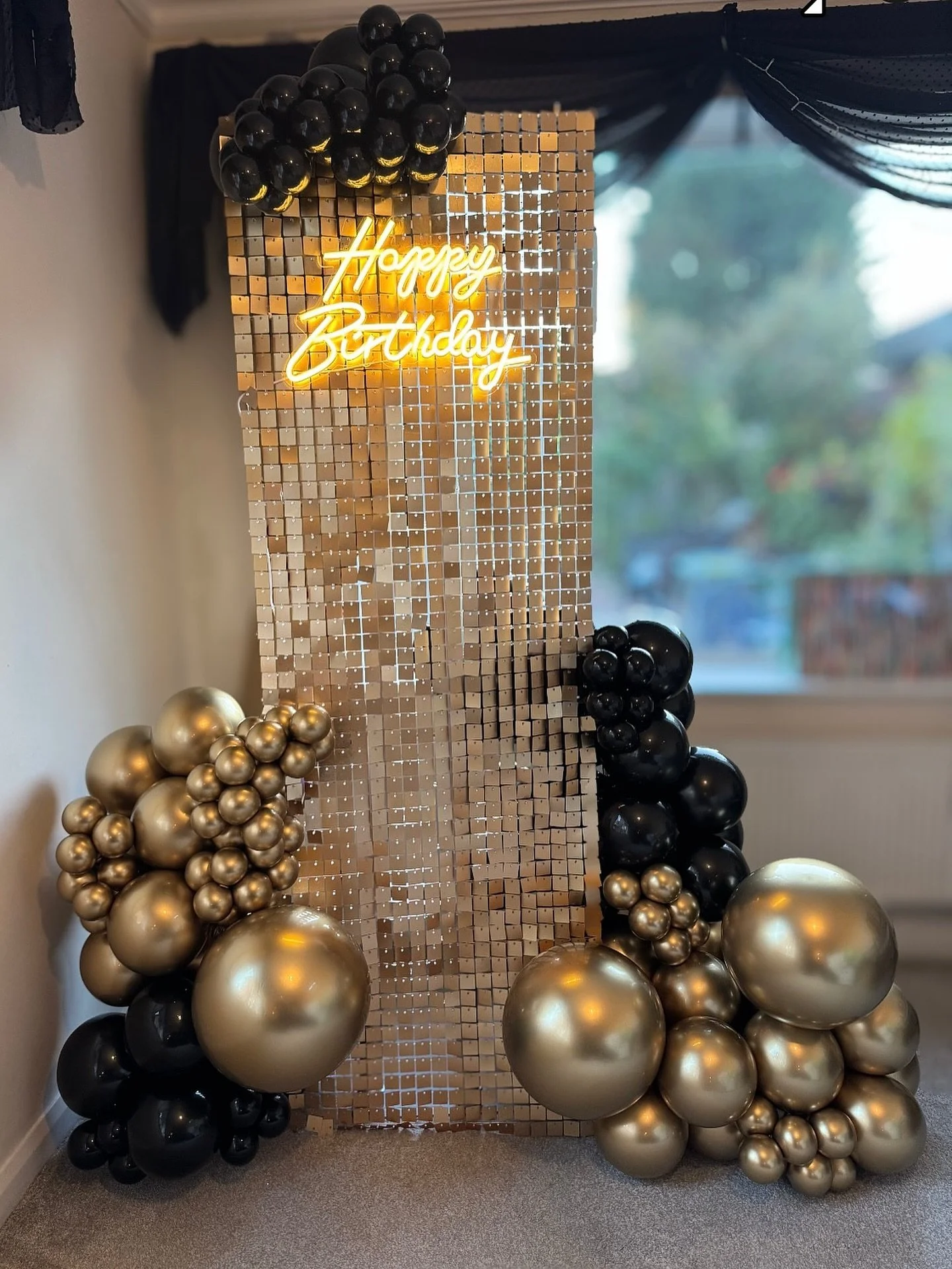 Happy Birthday Imaani &amp; Jemima ❤️ Our new champagne colour shimmer wall is now available for bookings mini or full wall! DM to book #lincoln #lincolnshire #kalisan #sempertexballoons #event #birthday