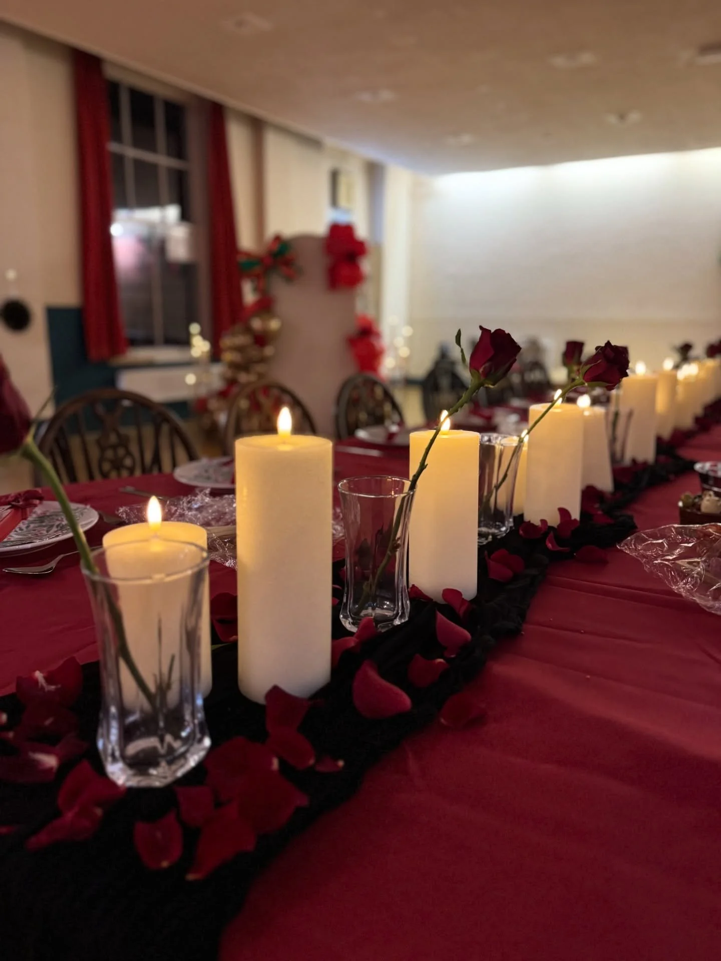 🥀 Table decor and balloon decor (minus the tablecloths) for @castizauk Spanish Event