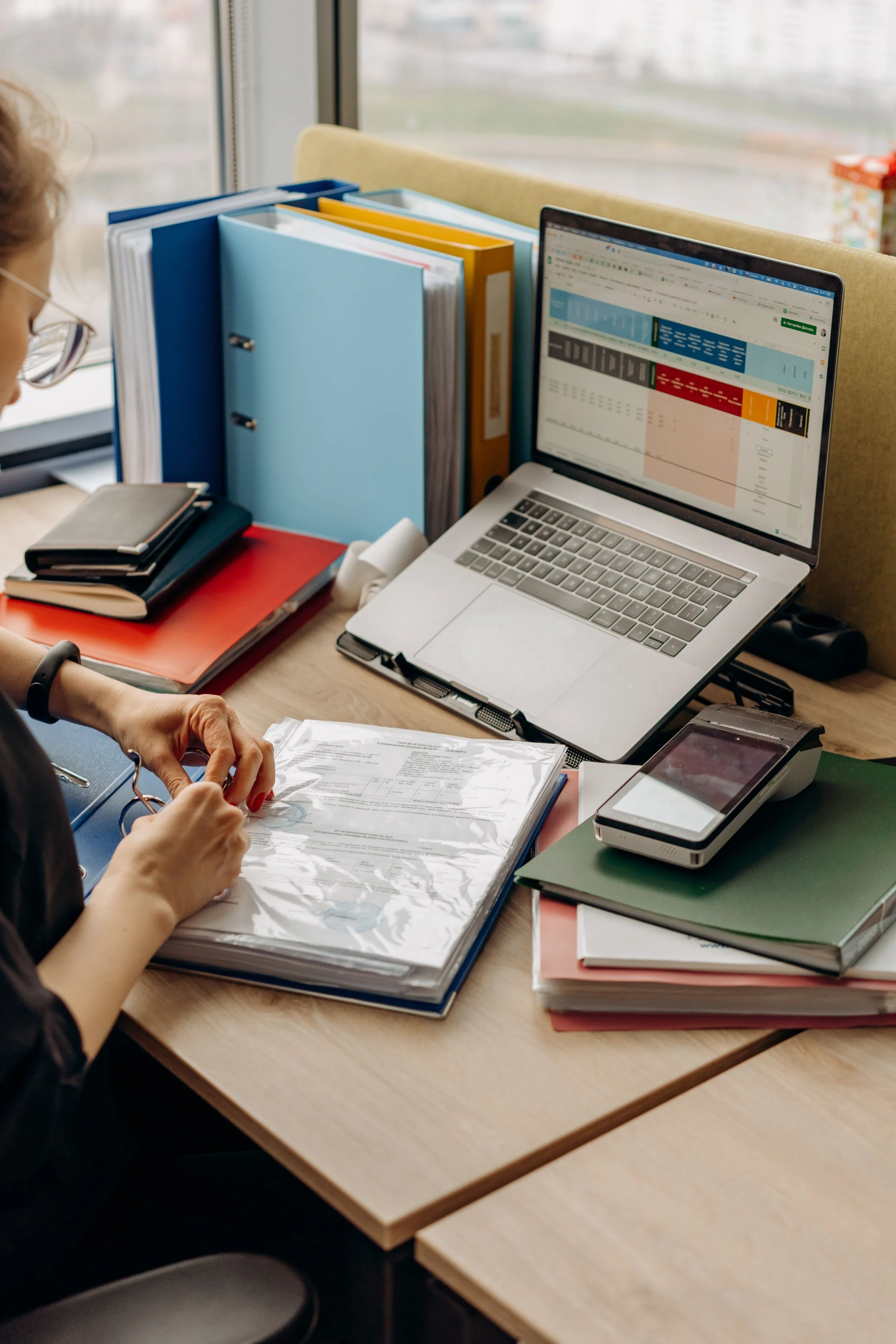 Gestion administrative et marchés publics    EN SAVOIR PLUS   