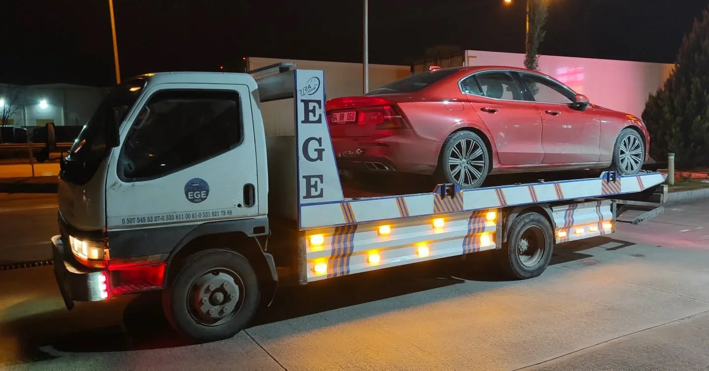 Yollar Sizi Durdurmasın, Biz Yanınızdayız! 🚛💨

​İzmir-Uşak yolu (E96) &uuml;zerinde Kula mevkisinde arıza yaparak mahsur kalan misafirimize hızlıca ulaştık. Aracını titizlikle y&uuml;kleyerek hedeflediği nokta olan Uşak'a sağ salim teslim ettik. ✅?