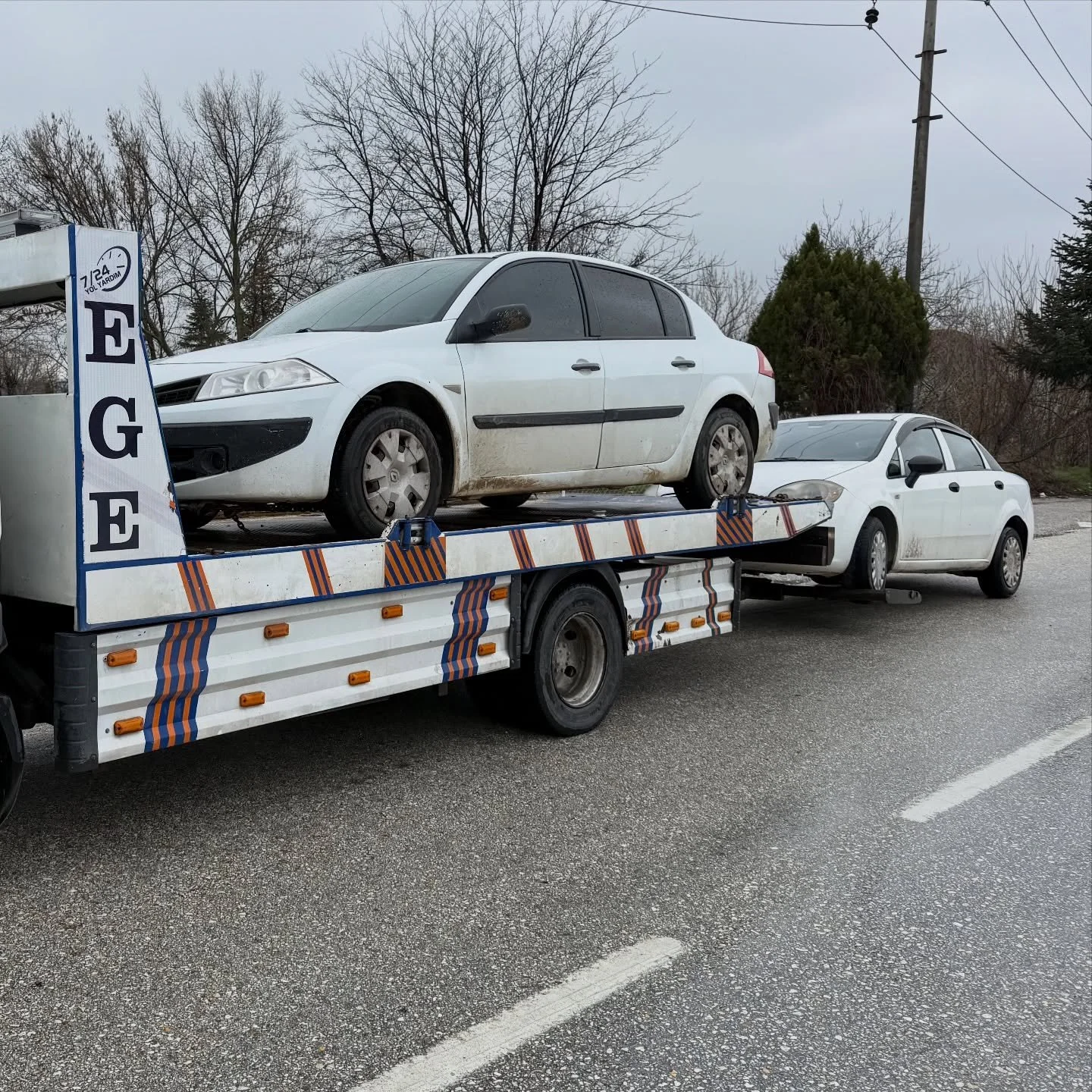 G&ouml;rev başındaki kahramanlarımızın yanındayız! 🚔✨
Kula İl&ccedil;e Emniyet M&uuml;d&uuml;rl&uuml;ğ&uuml;&rsquo;ne ait arıza yapan iki aracı, merkezden alıp titizlikle Kula Sanayi Sitesi&rsquo;ne teslim ettik. Emniyet teşkilatımıza bize duyduklar